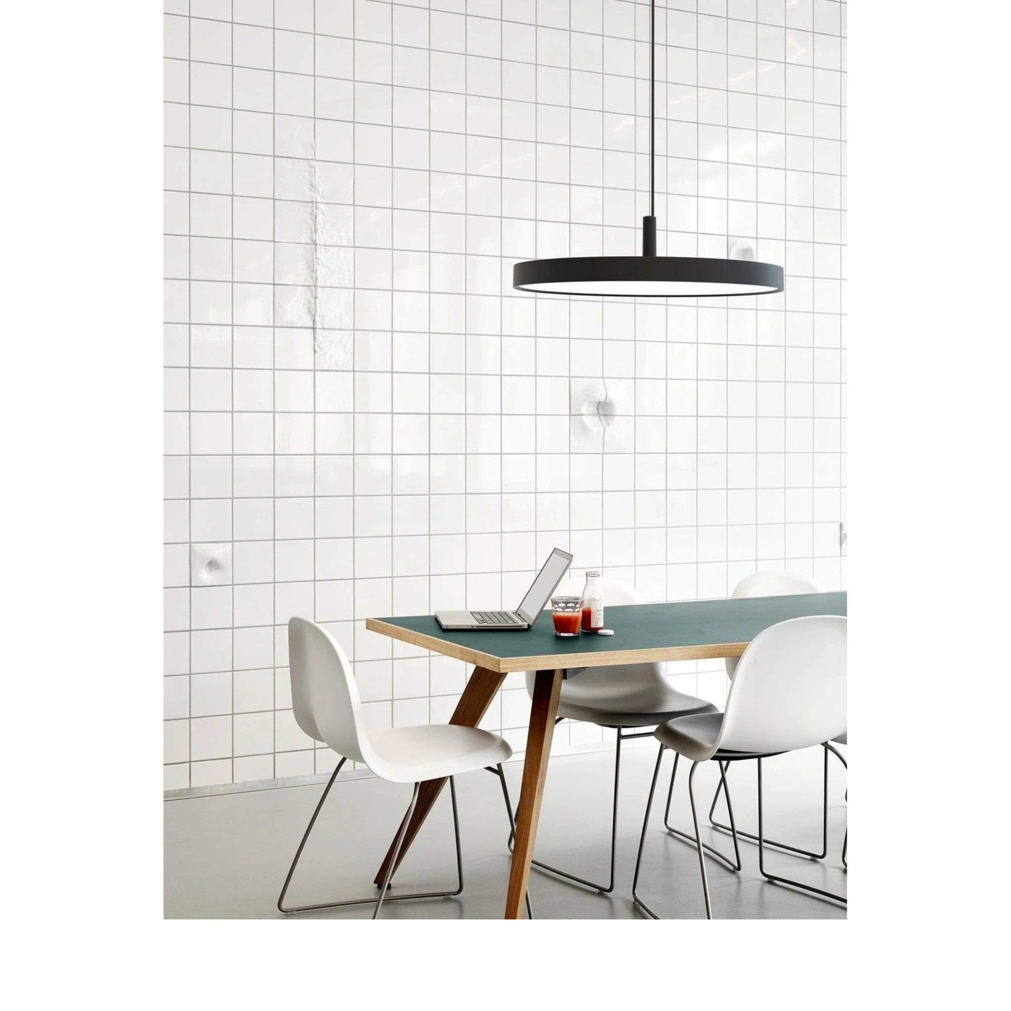 Louis Poulsen LP Slim Round Pendant Ø 250 mm, black