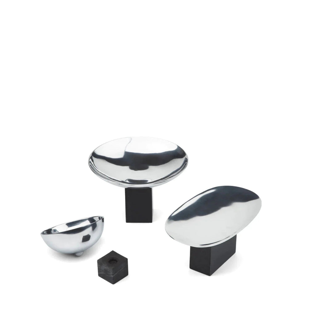 Gejst Sapoto Shell Black — Polished Aluminum & Marble Base, 25×15×12cm