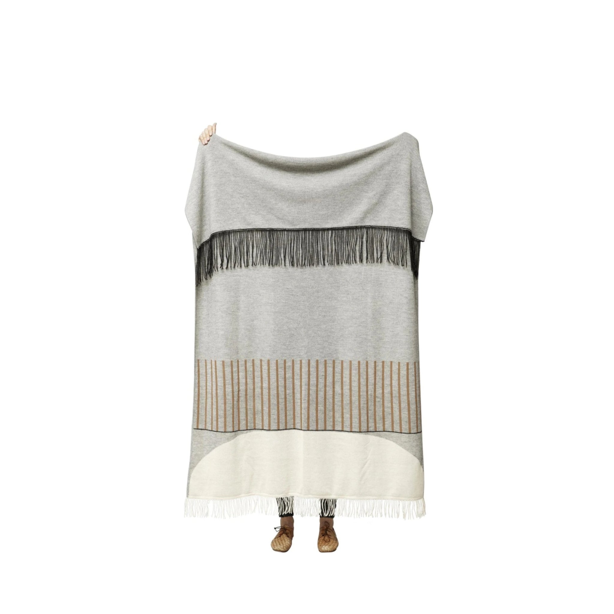 Form & Refine Aymara 130x190 Cm 100% Alpaca Plaid Throw - Dark Grey