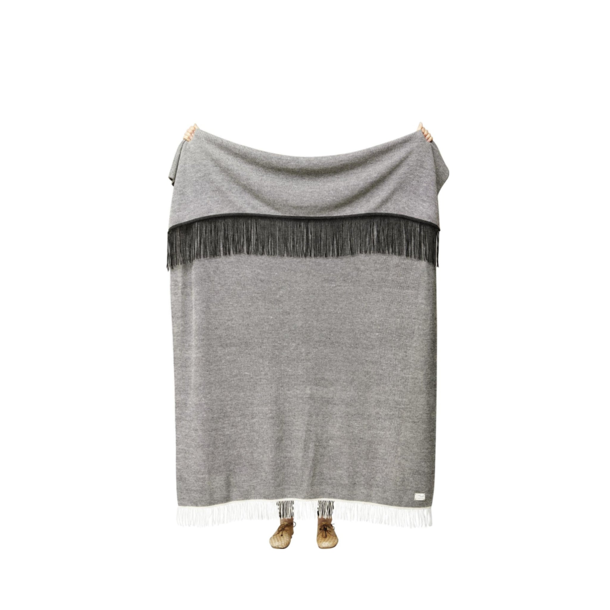 Form & Refine Aymara 100% Alpaca Plaid 130x190 cm — Light/Dark Grey