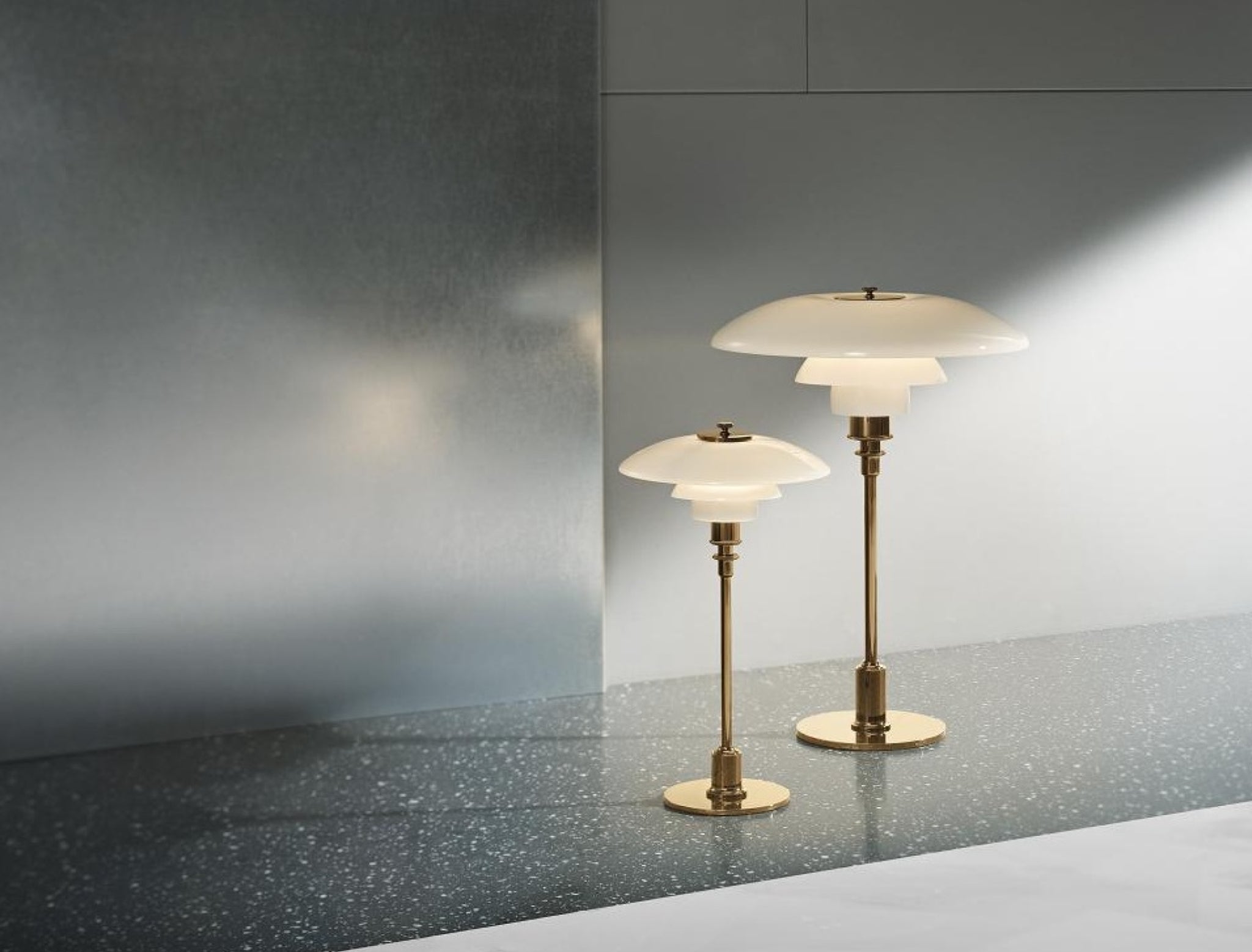 Louis Poulsen PH 2/1 table lamp, brass