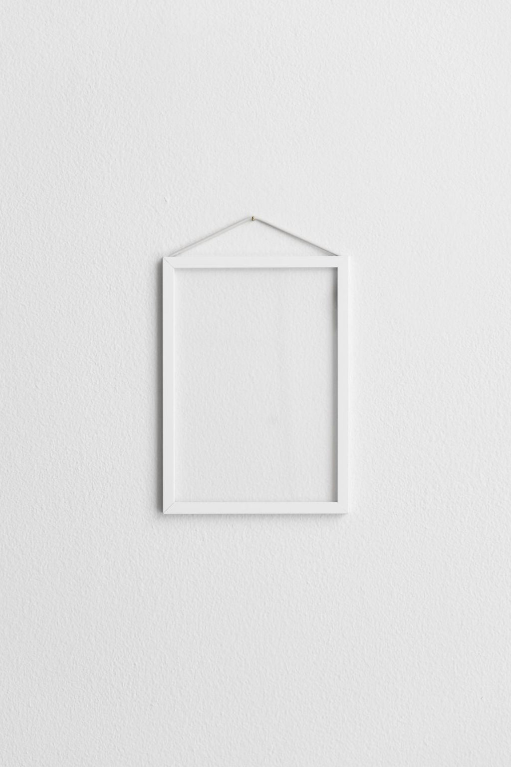 Moebe A5 White Frame: Stylish Acrylic & Aluminum Design, Made in Europe