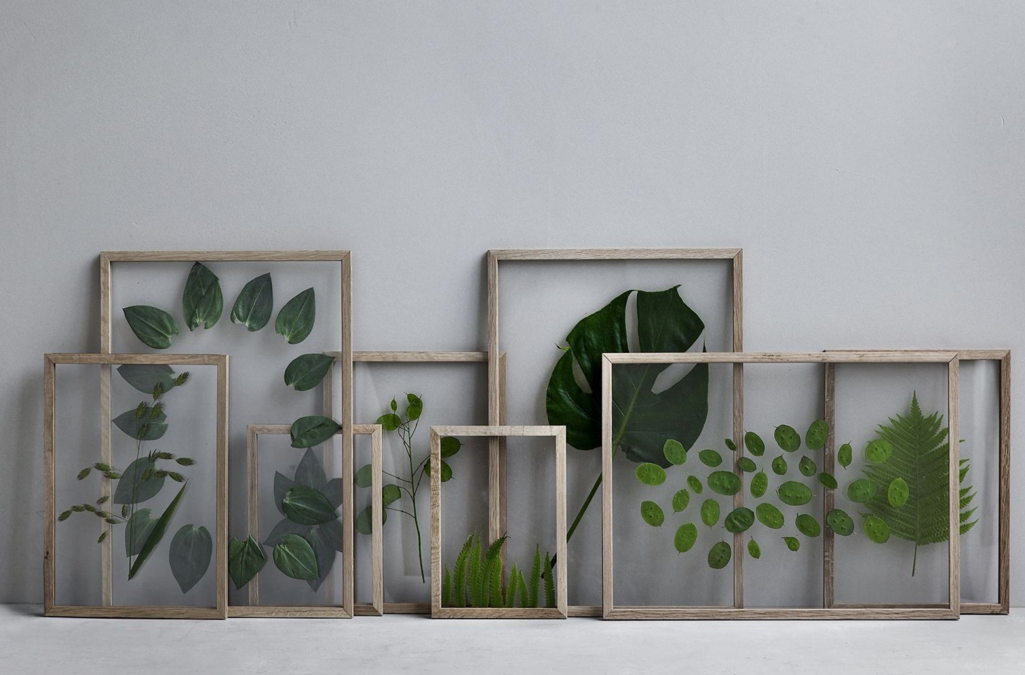 Moebe A3 Oak Frame: Stylish European Design with Acrylic Glass