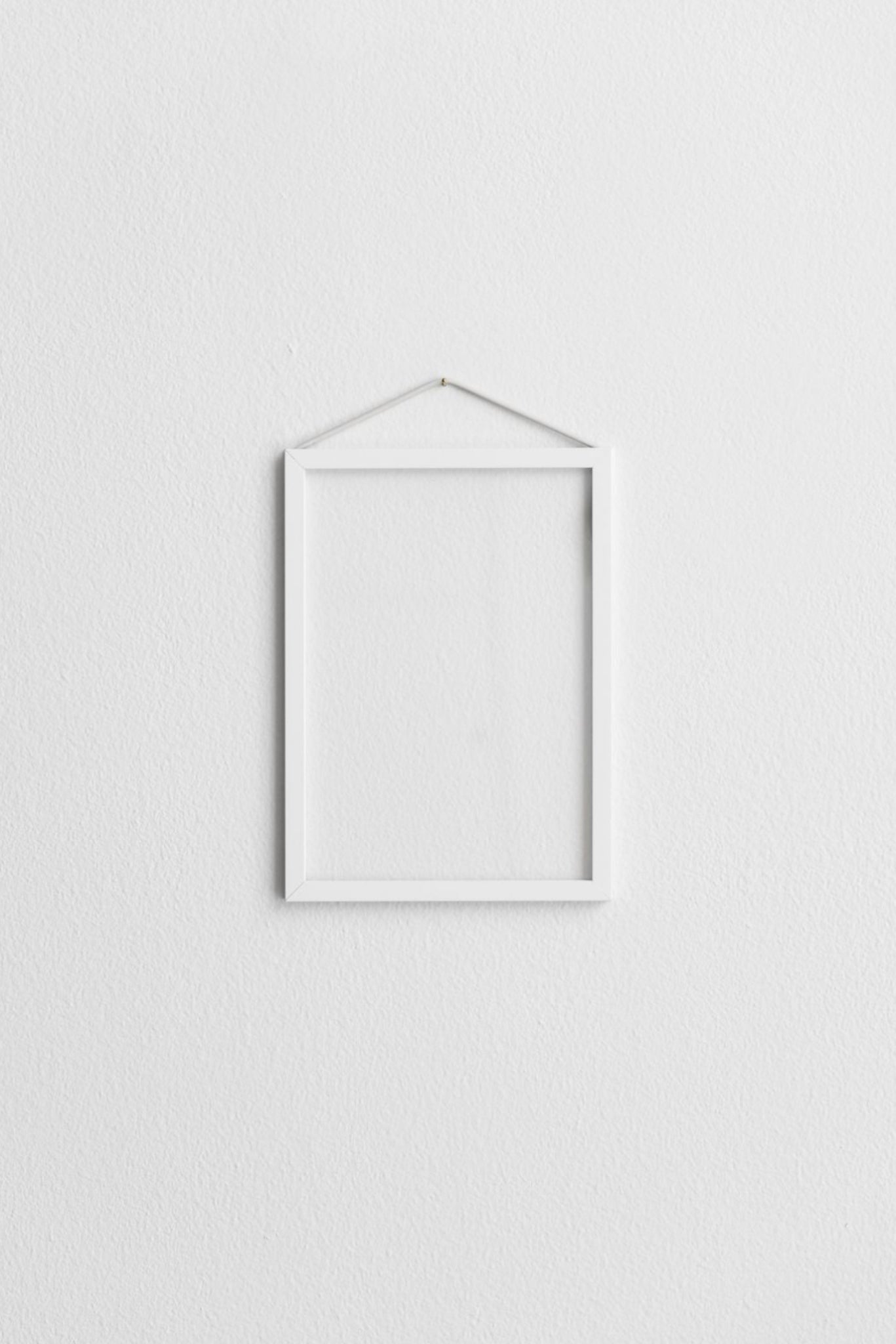 Moebe A5 White Frame: Stylish Acrylic & Aluminum Design, Made in Europe
