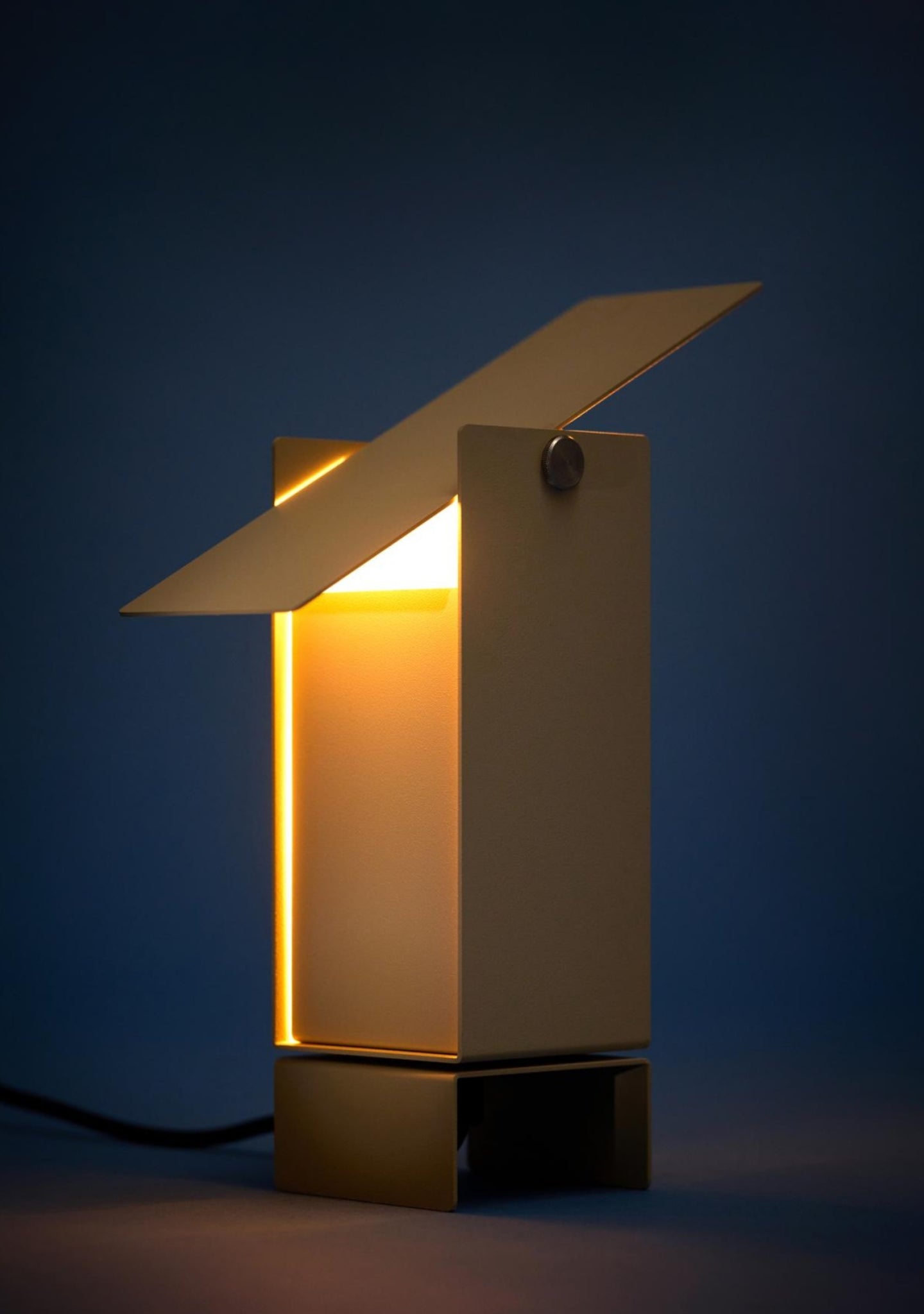 Illuminate Your Space with MOEBE's Sand Pivoting Table Lamp - Danish Design