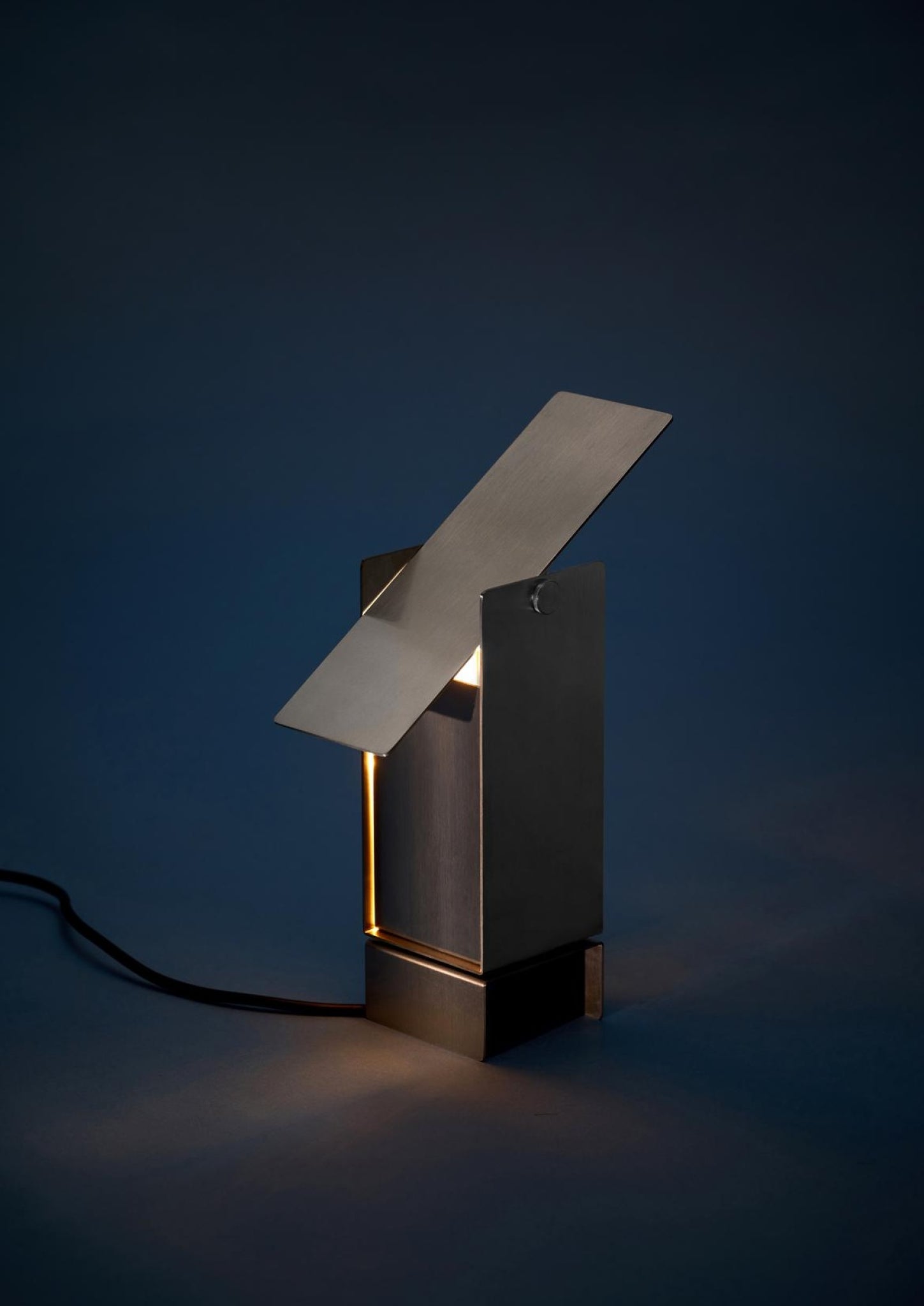 Illuminate Your Space with MOEBE's Stainless Steel Pivoting Table Lamp