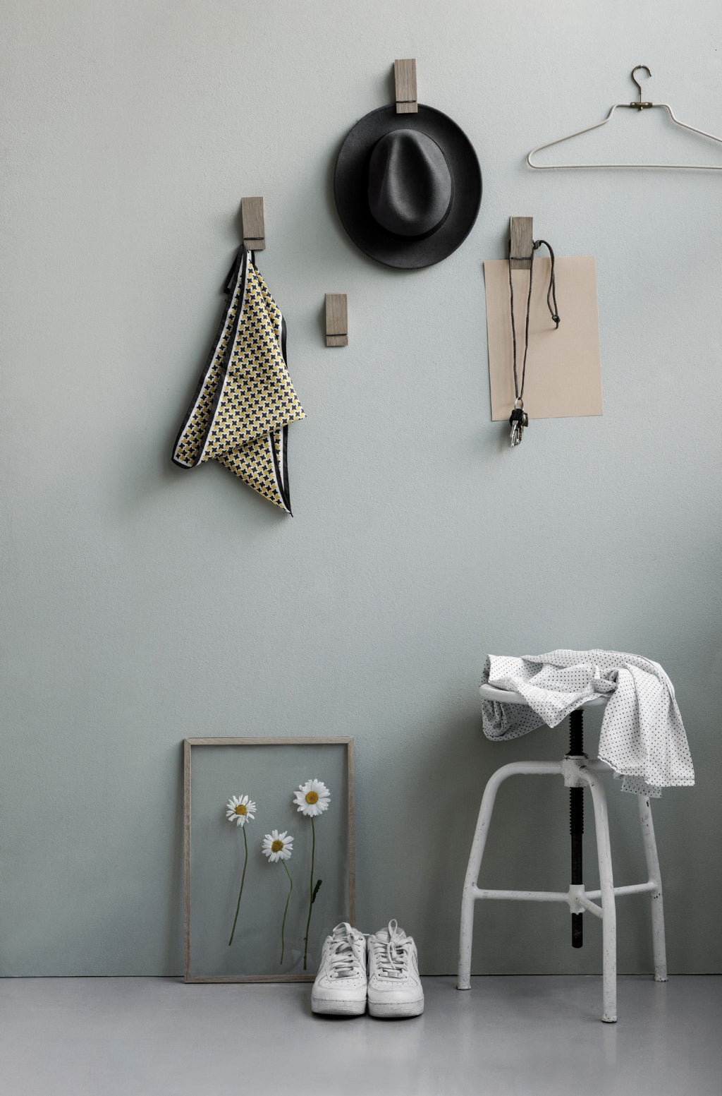 Moebe Oak Wooden Clips - Versatile Pinch Series for Home & Office Use