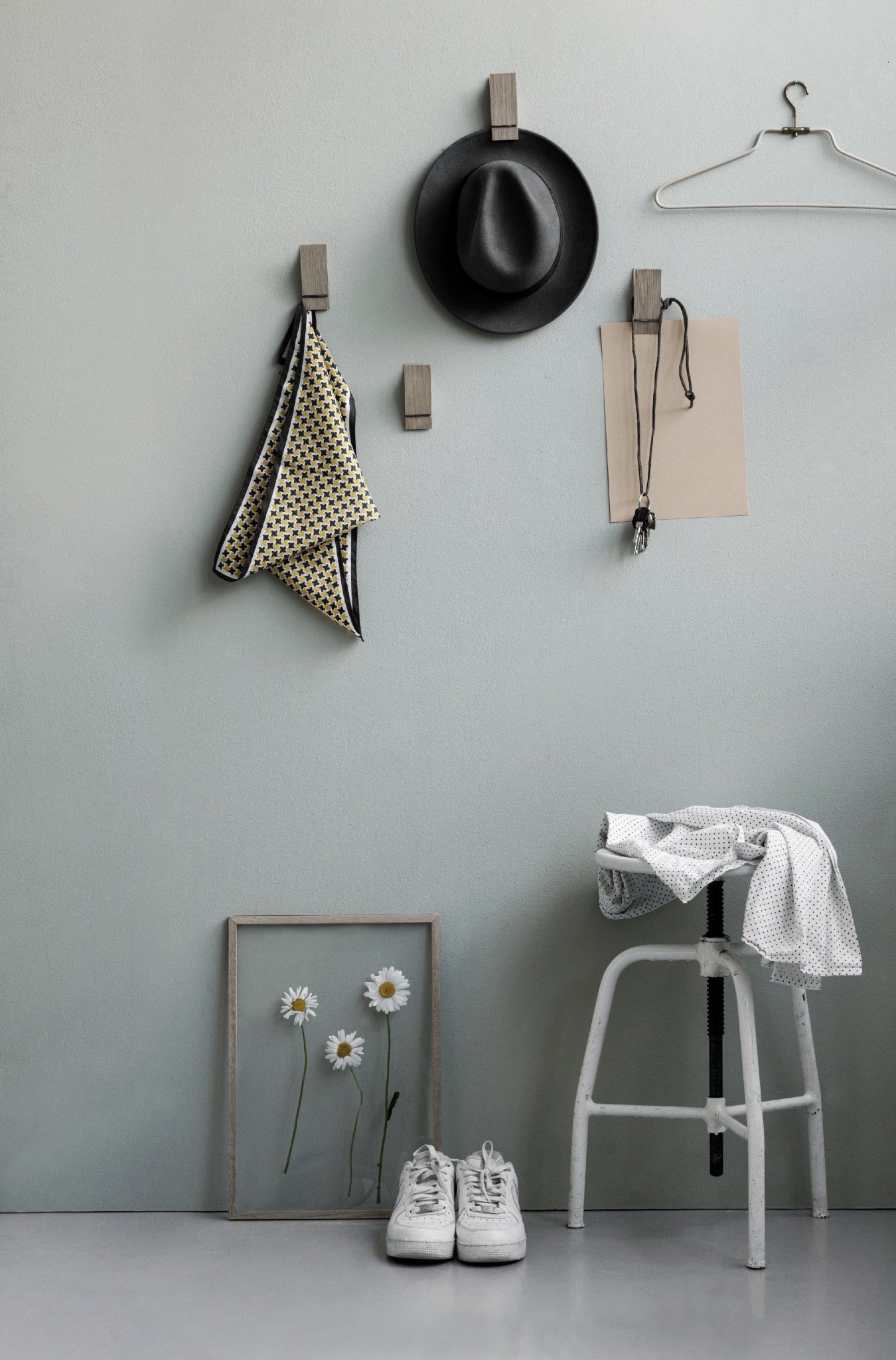 Moebe Oak Wooden Clips - Versatile Pinch Series for Home & Office Use