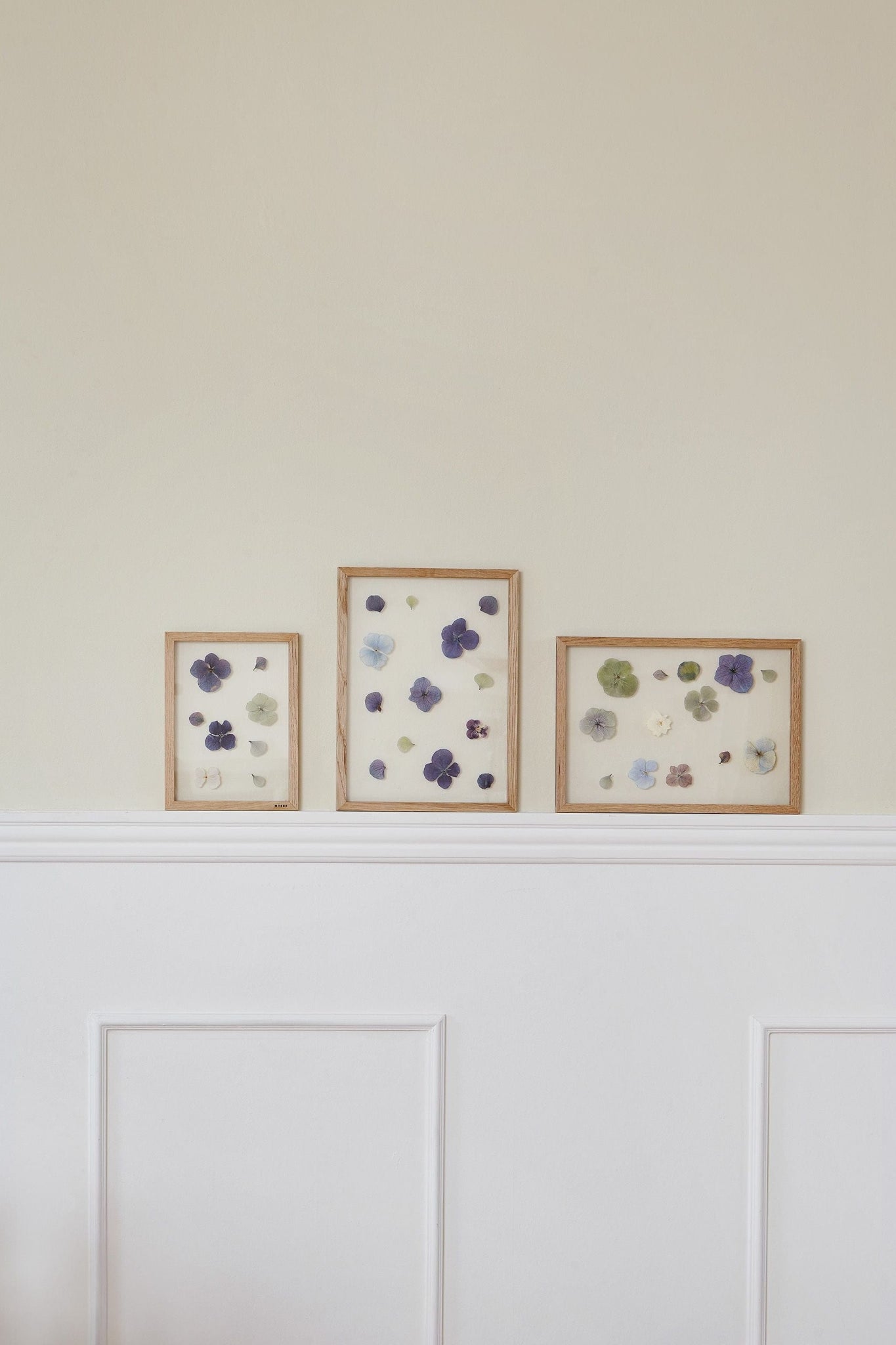 Moebe A4 Oak Frame: Stylish Acrylic & Oak Design, Made in Europe