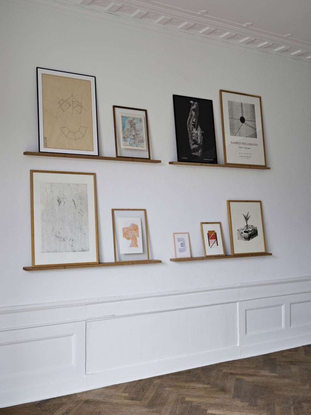 Moebe Gallery Shelf 115 cm Oak - Stylish Solid Wood Wall Decor Solution