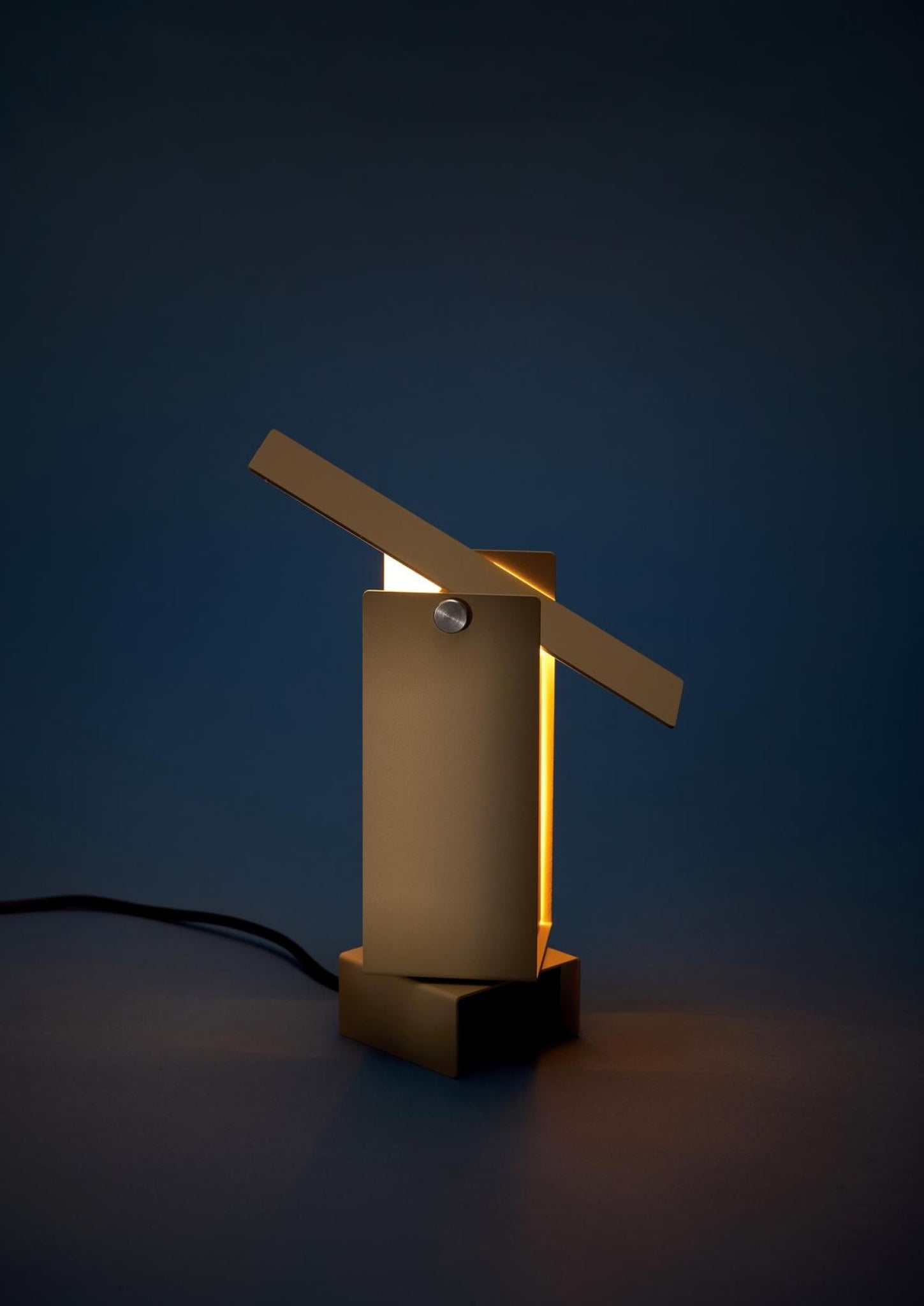 Illuminate Your Space with MOEBE's Sand Pivoting Table Lamp - Danish Design