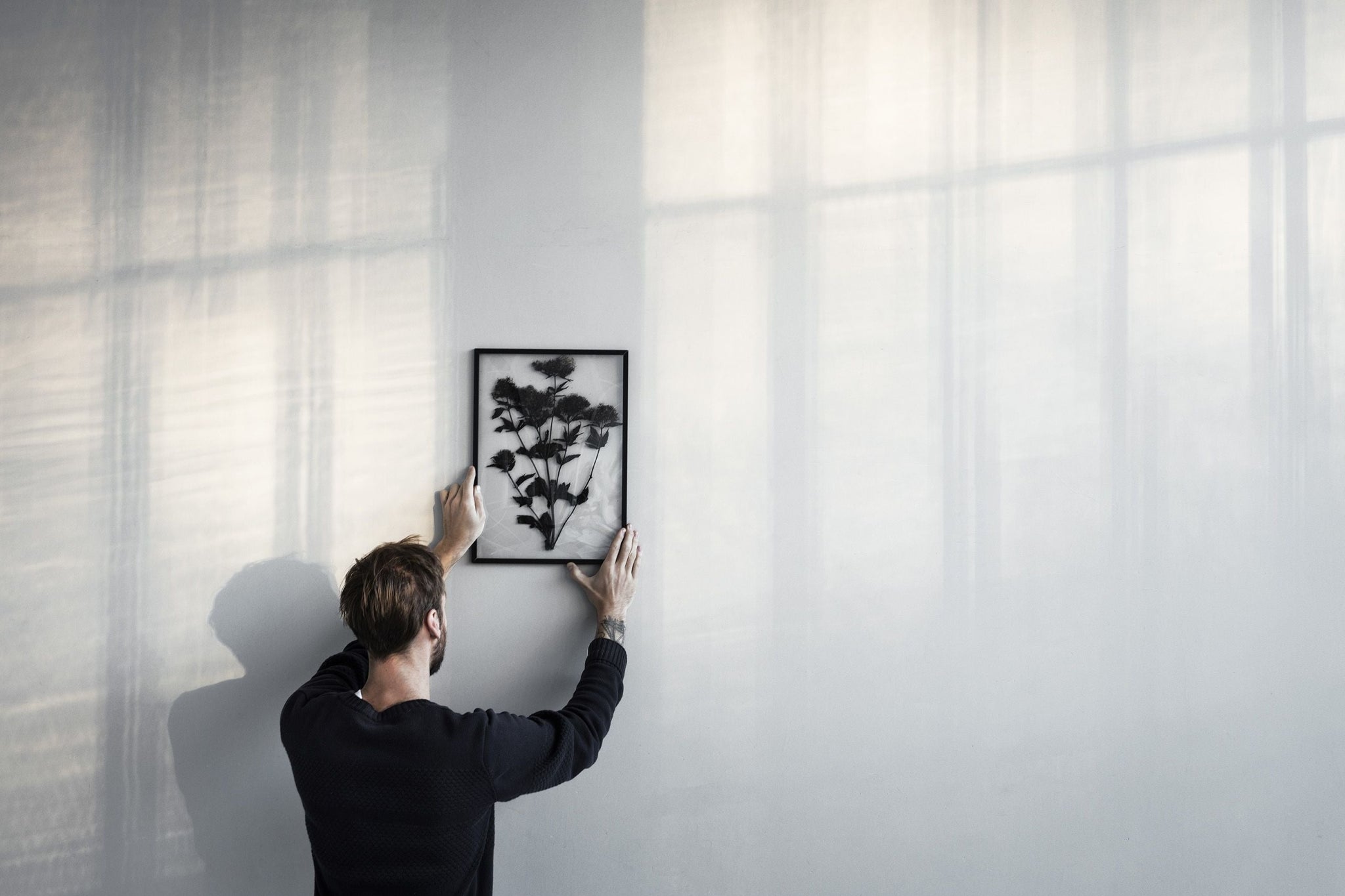 Sleek Moebe A3 Black Frame: Durable Aluminum & Acrylic Design, Made in Europe