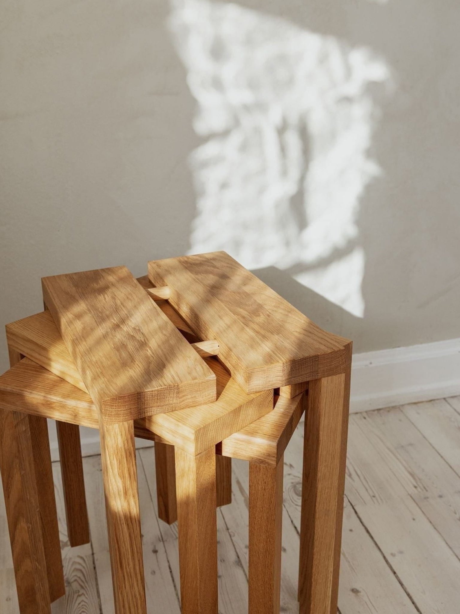 Versatile Moebe Peg Stool: Oak Seat, Table & Stand - Stackable & Portable