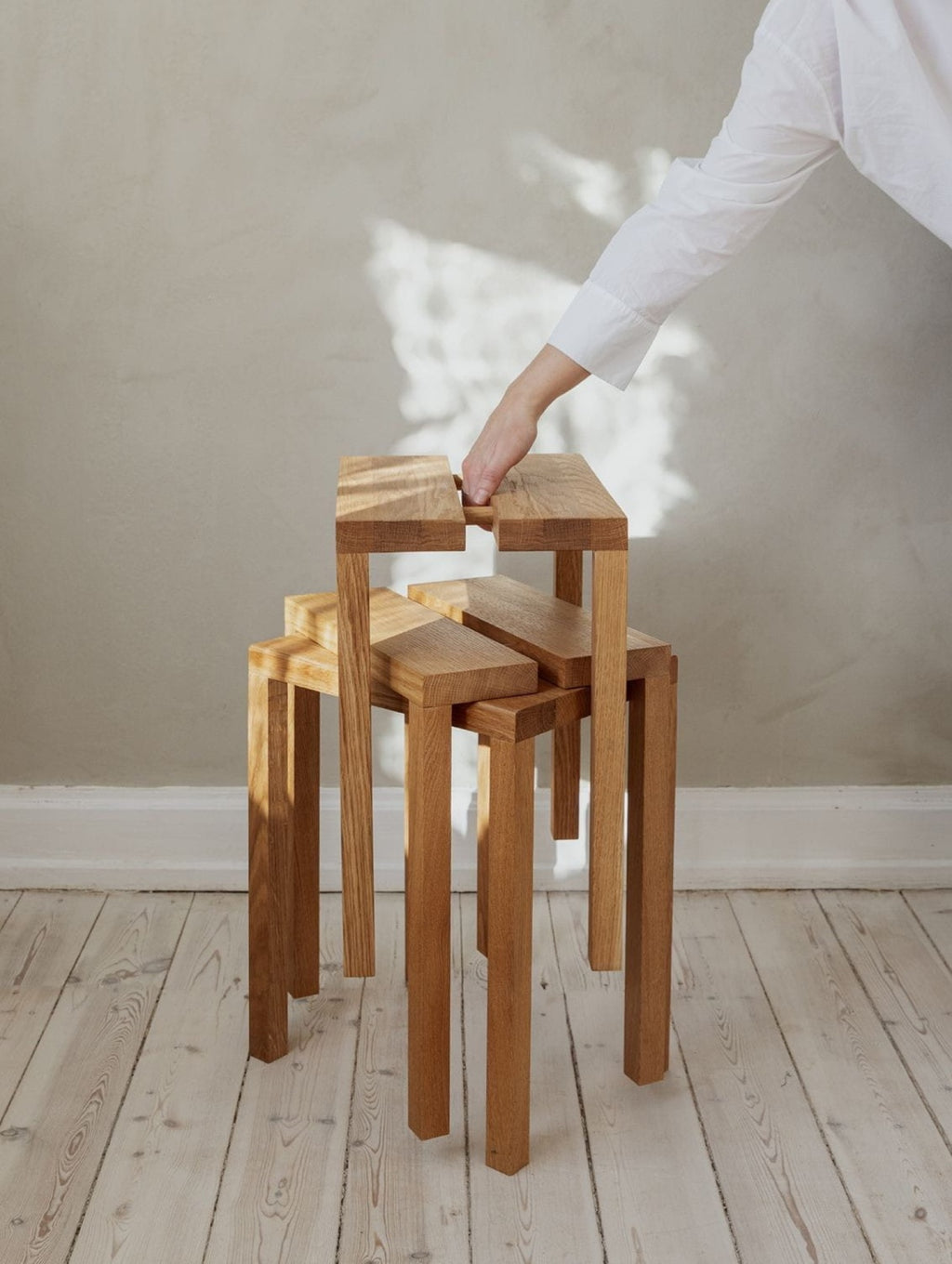 Versatile Moebe Peg Stool: Oak Seat, Table & Stand - Stackable & Portable