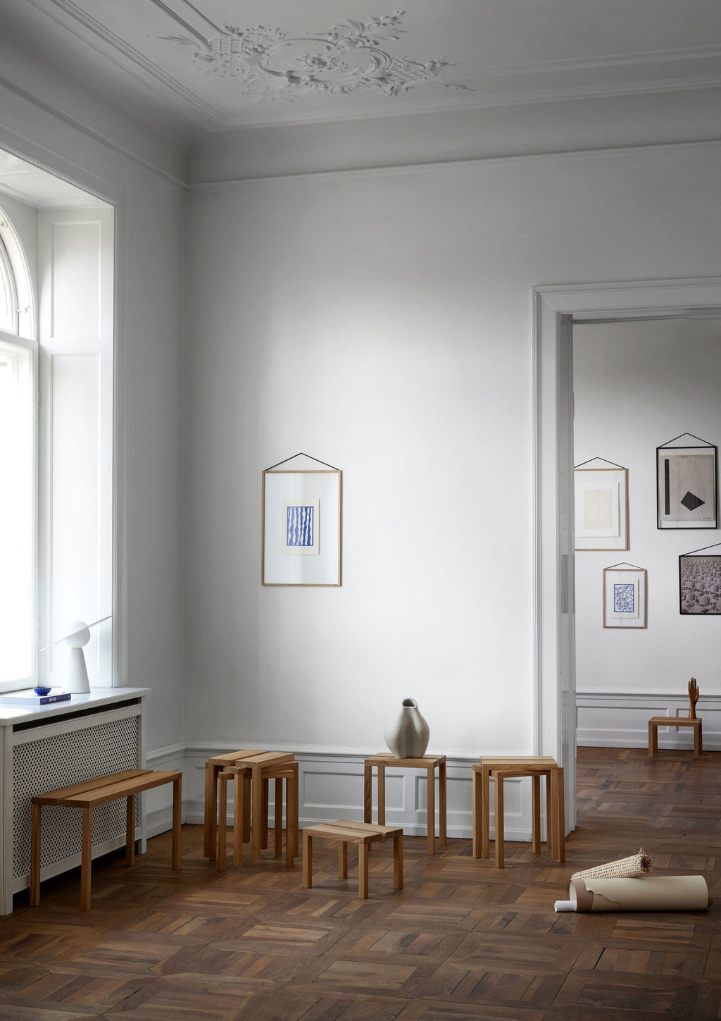 Versatile Moebe Peg Stool: Oak Seat, Table & Stand - Stackable & Portable