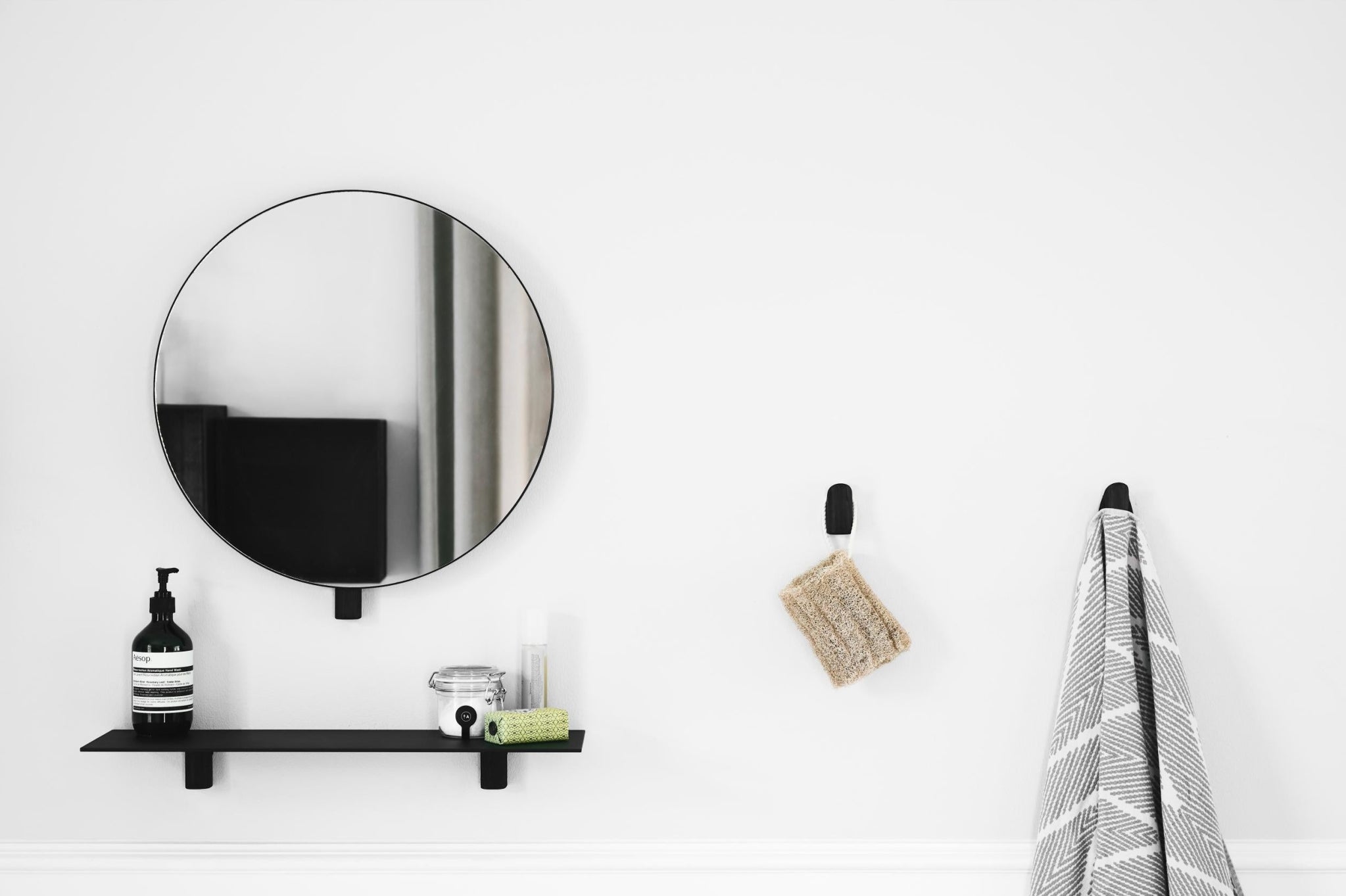 Gejst Collage Hook Black Oak – 2-pack 6.5cm Decorative Wall Hooks