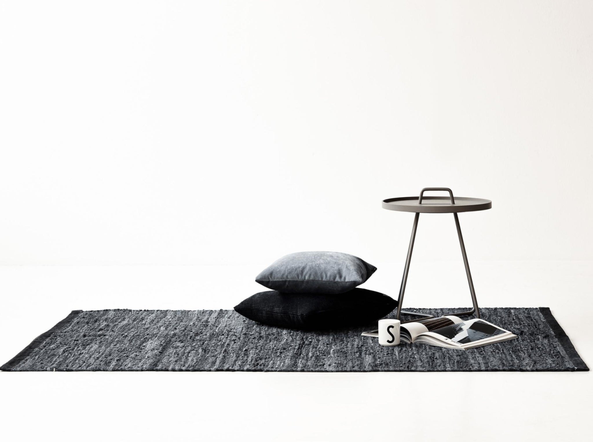 Rug Solid Leather Rug Dark Grey, 200 X 300 Cm