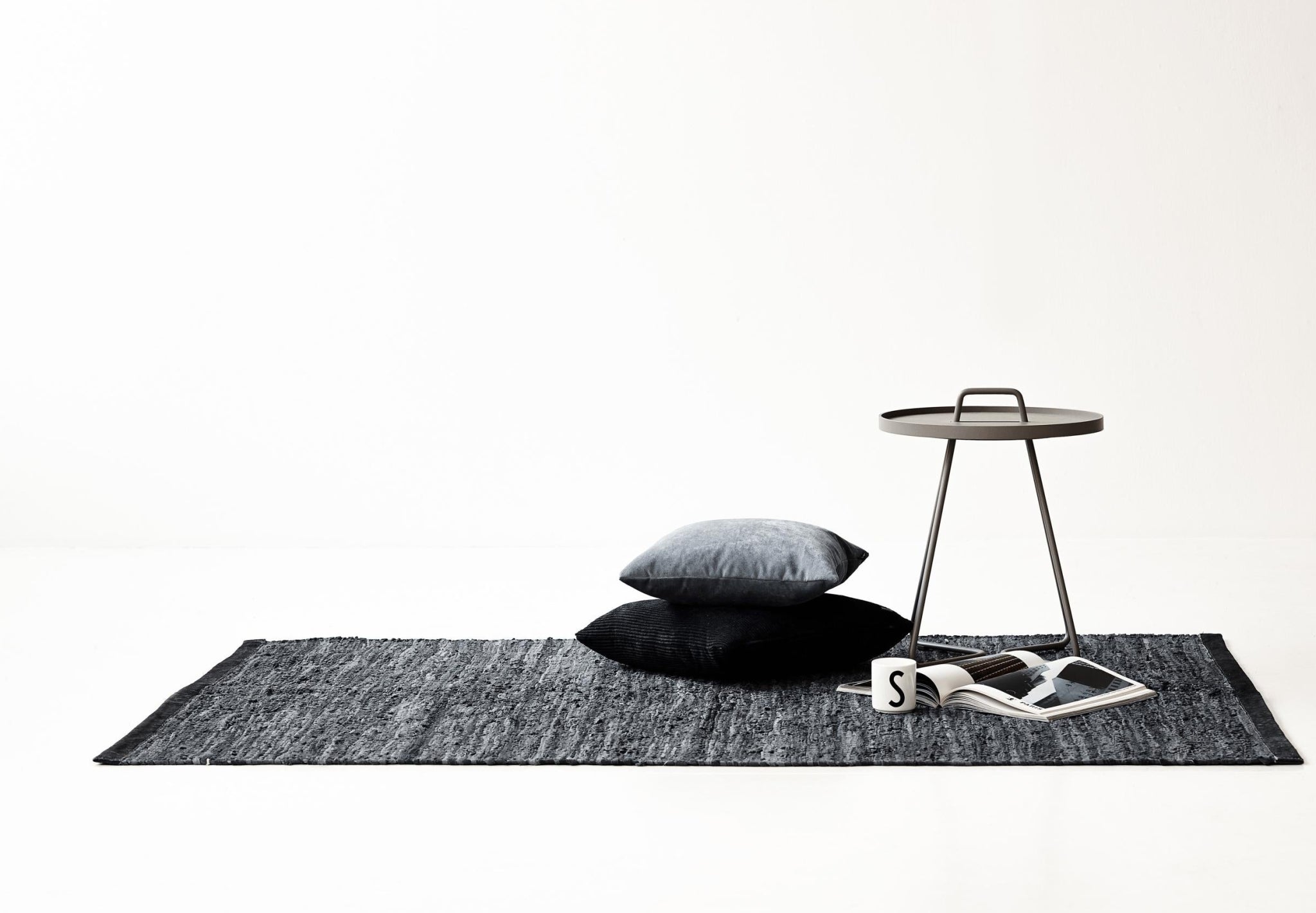 Rug Solid Leather Rug Dark Grey, 200 X 300 Cm