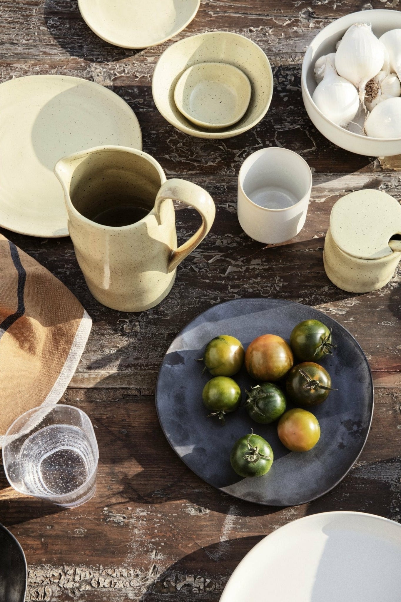 Ferm Living Flow Plate Black, ø22cm