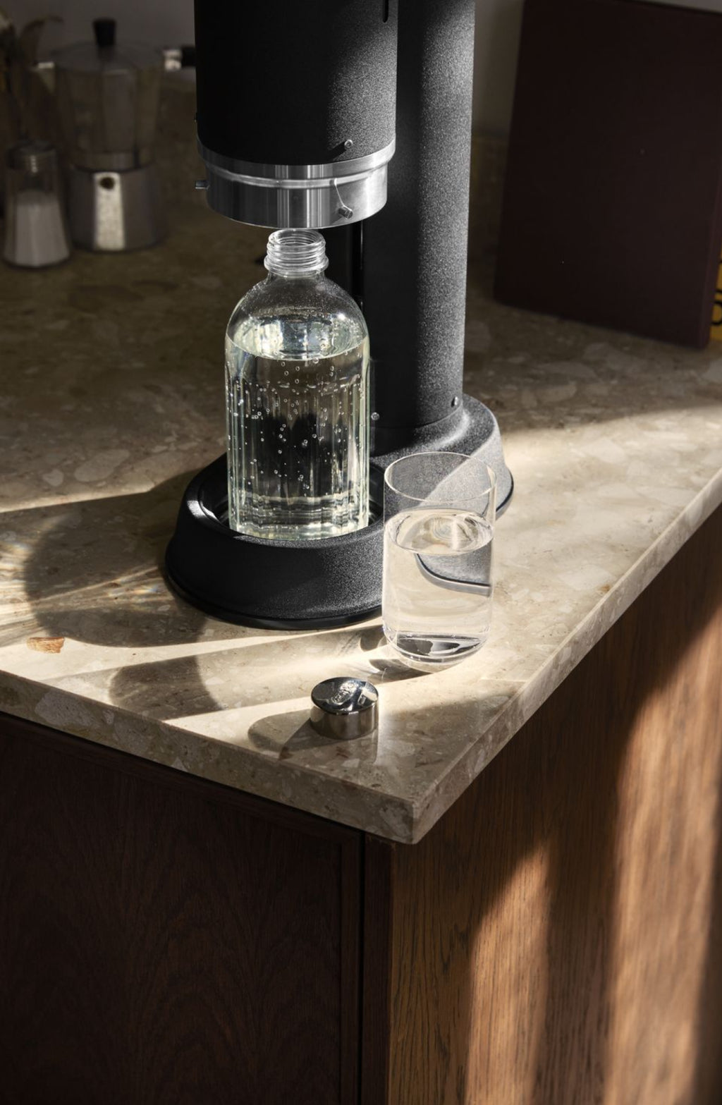 Aarke Carbonator Pro: Sleek Black Stainless Steel Sparkling Water Maker