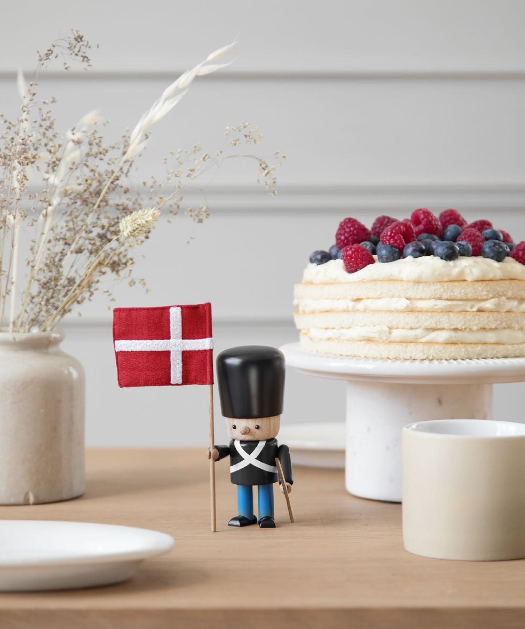 Novoform Design Danish Royal Guard Decorative Figure, Black Uniform