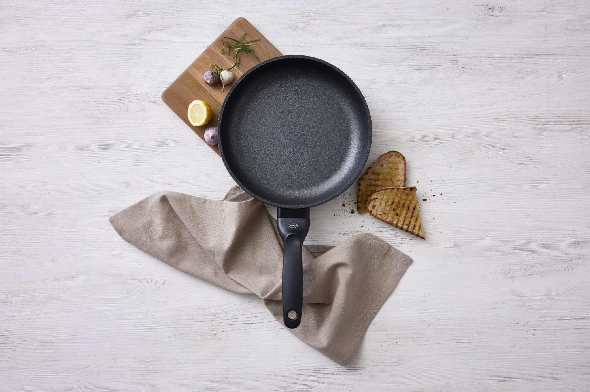 Holm Serving Board 32x20 Cm Acacia Wood