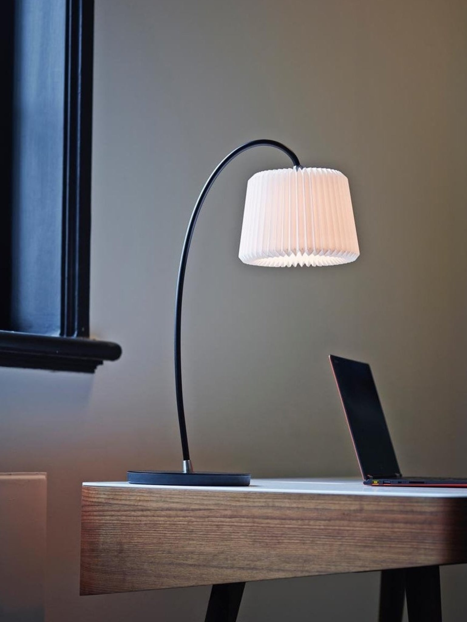 Le Klint Snowdrop Table Lamp, White