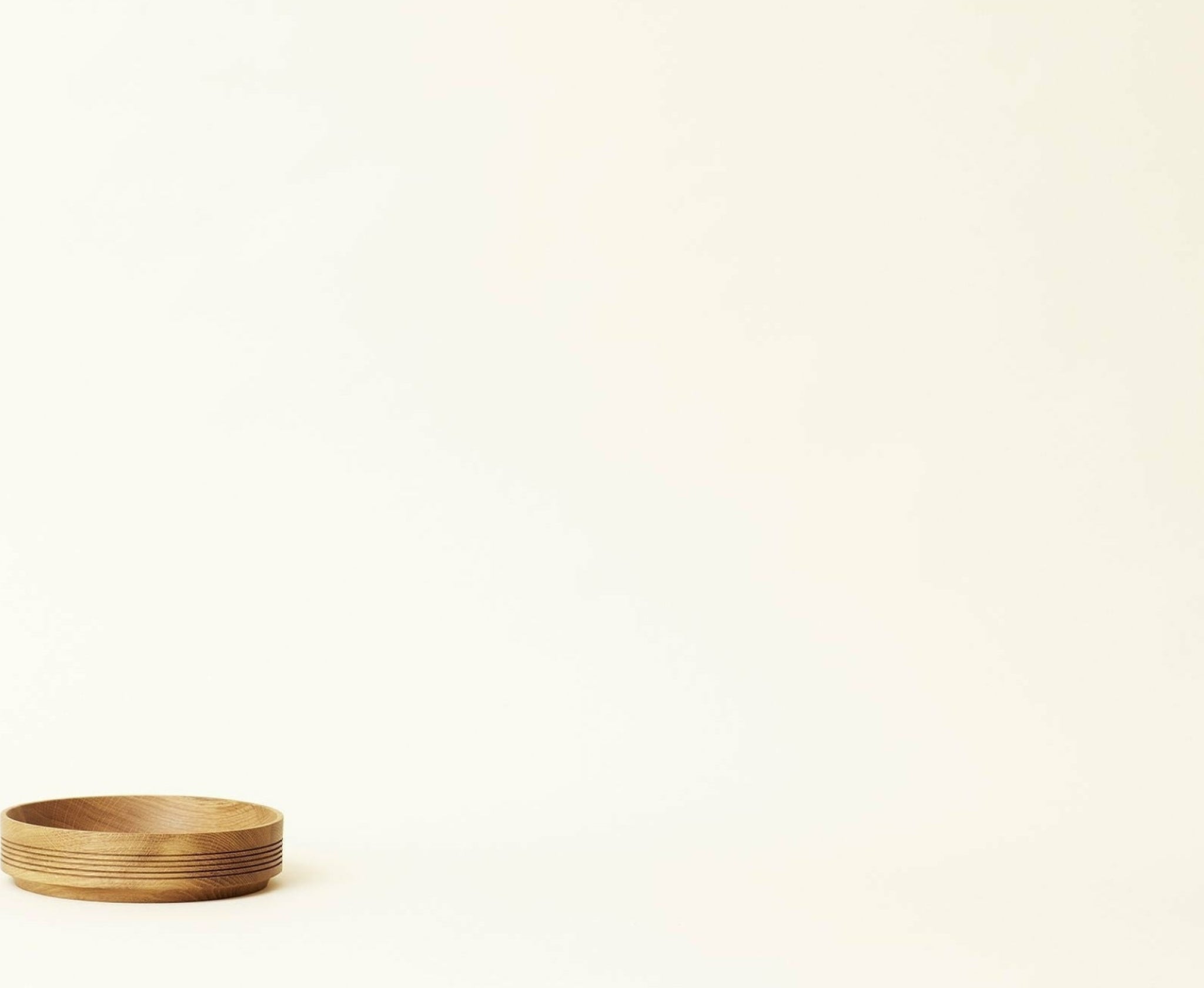 Form & Refine Section Oak Wooden Bowl — 24cm Handcrafted Fruit Bowl