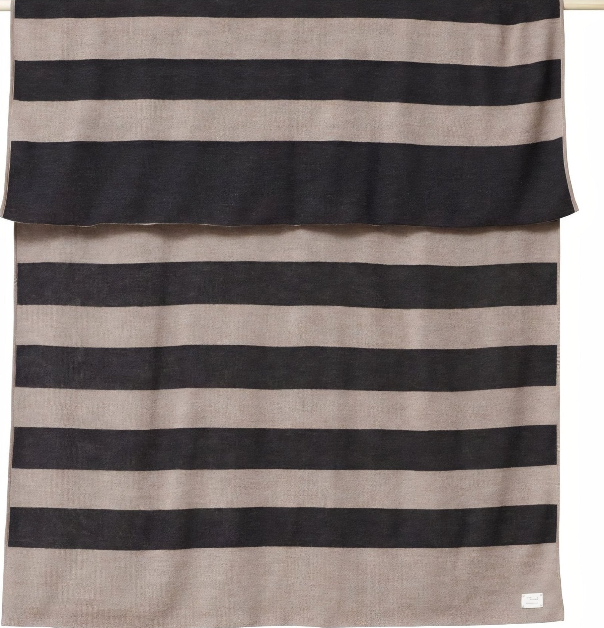 Form & Refine Aymara 190x130 cm Luxury 100% Alpaca Throw – Dark Grey