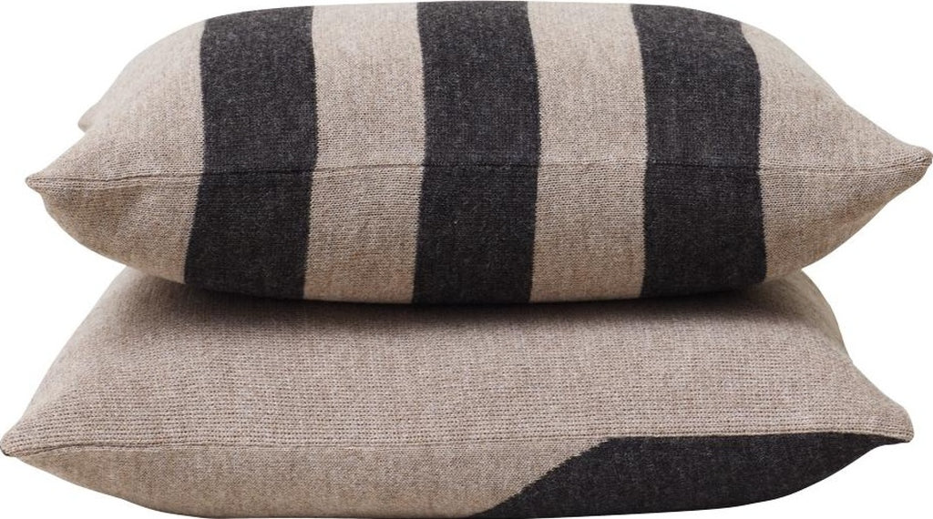 Form & Refine Aymara 52x52 Cm Alpaca Cushion - Dark Grey Ribbon Nordic
