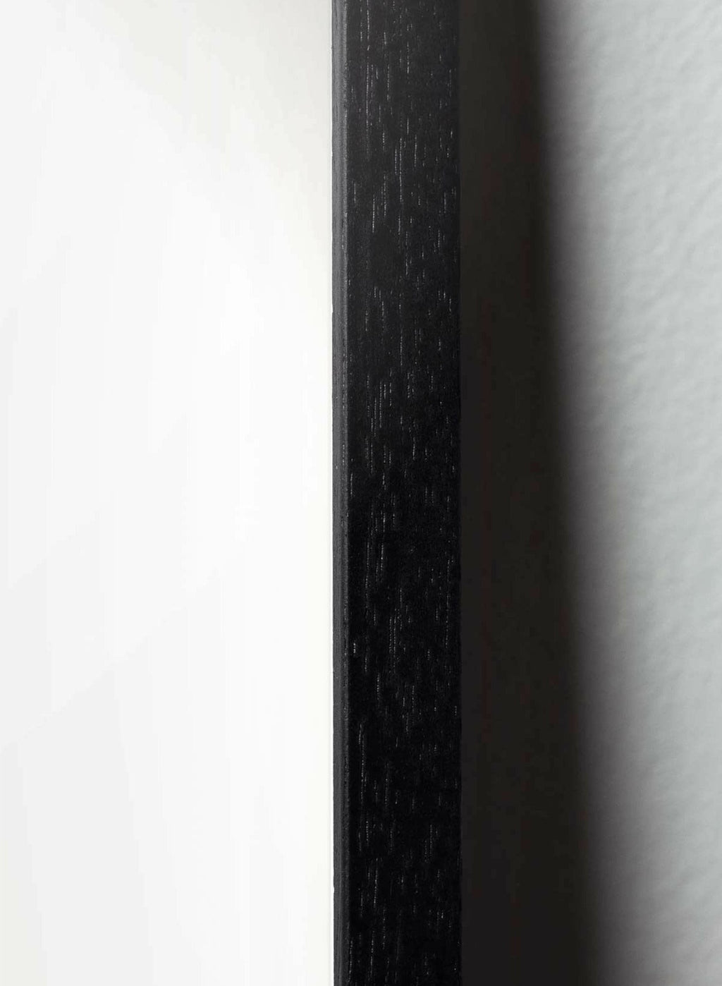 Brainchild drop classic poster, frame made of black lacquered wood 50x70 cm, black background