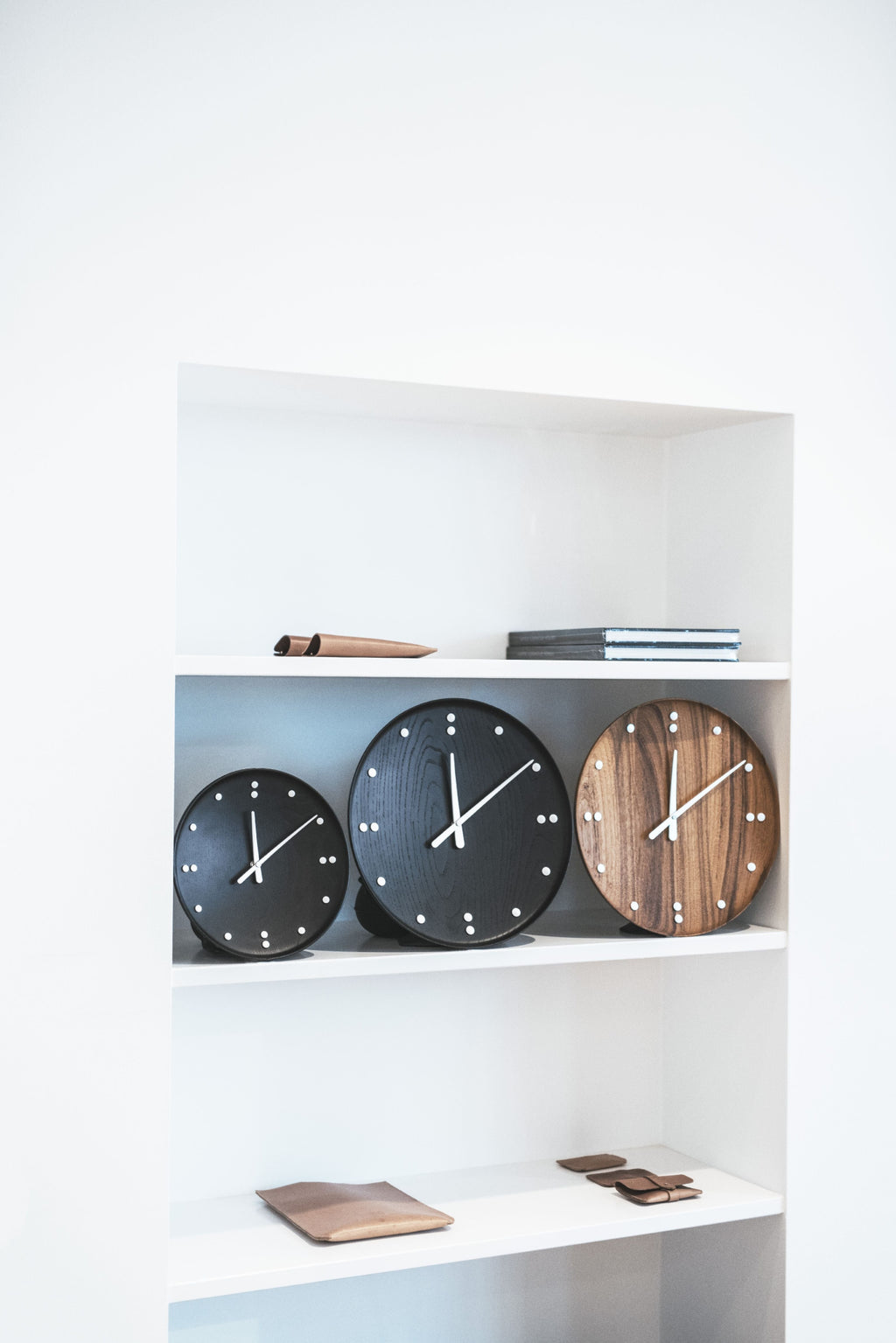 Architectmade Finn Juhl Wall Clock Black Ash, Ø35 cm