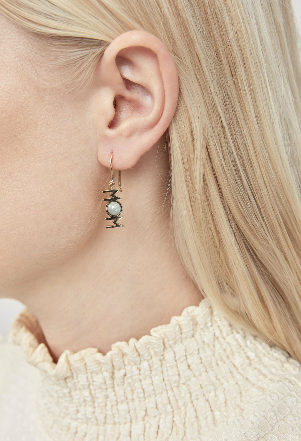 Design Letters Great Mom Earrings 1 PCs 18k Gold Plated, Aquamarine Blue