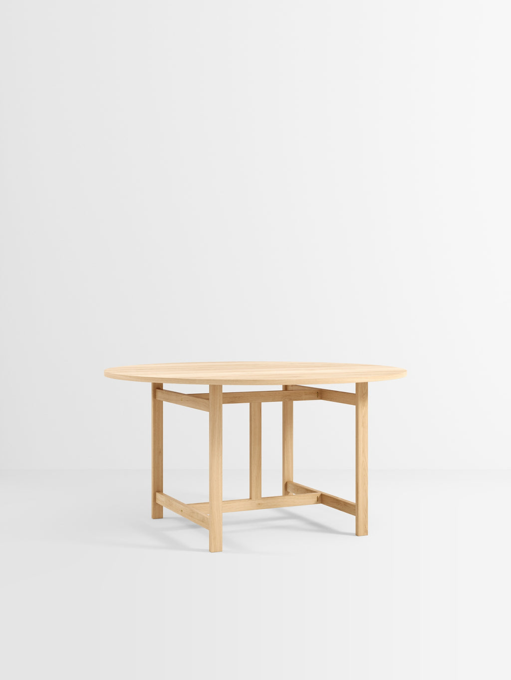 Moebe Ø130cm Oak Round Dining Table - FSC-Certified European Design