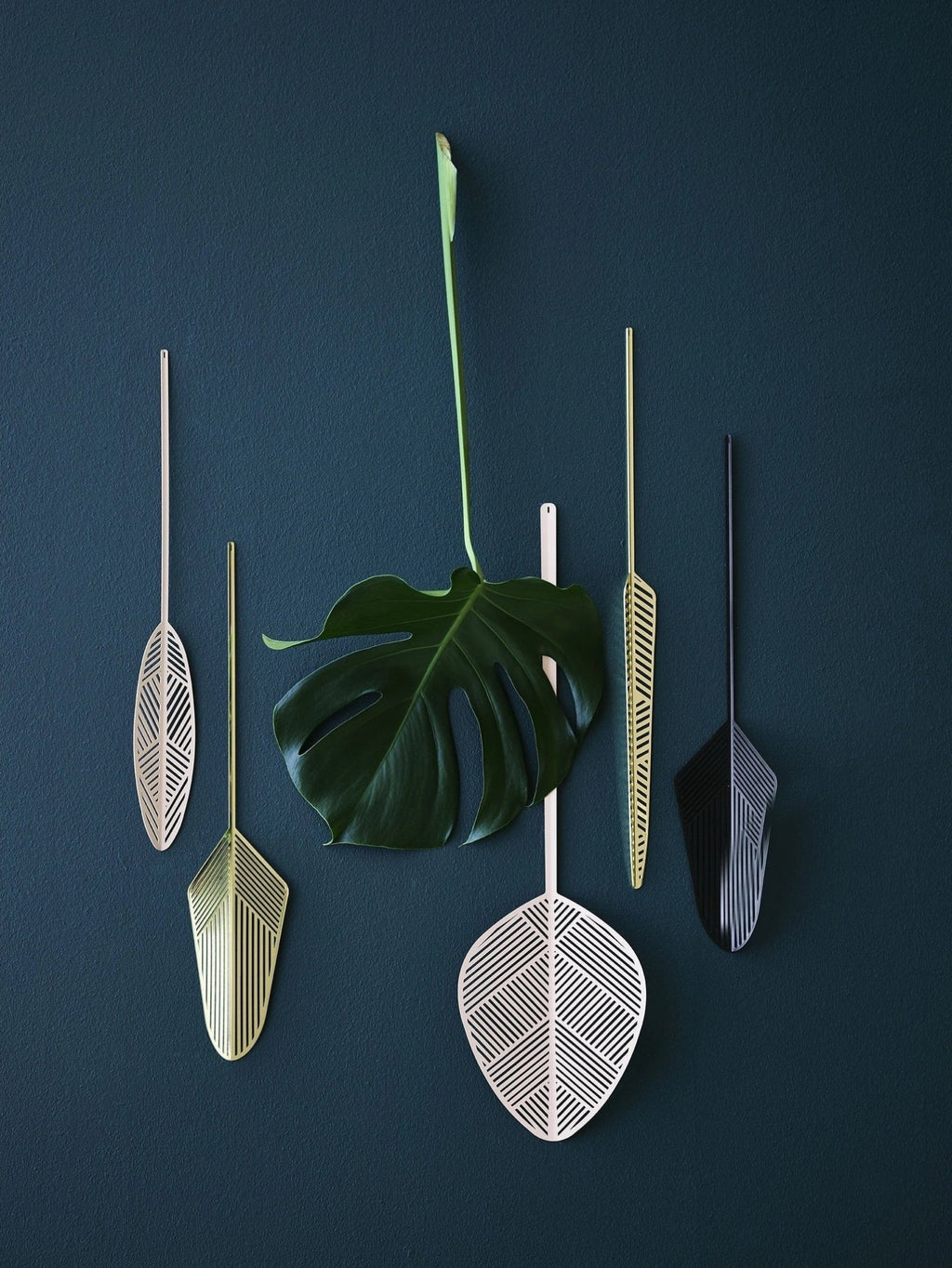 Lucie Kaas Leaflike Metal Sheet Silva Pink, 41cm