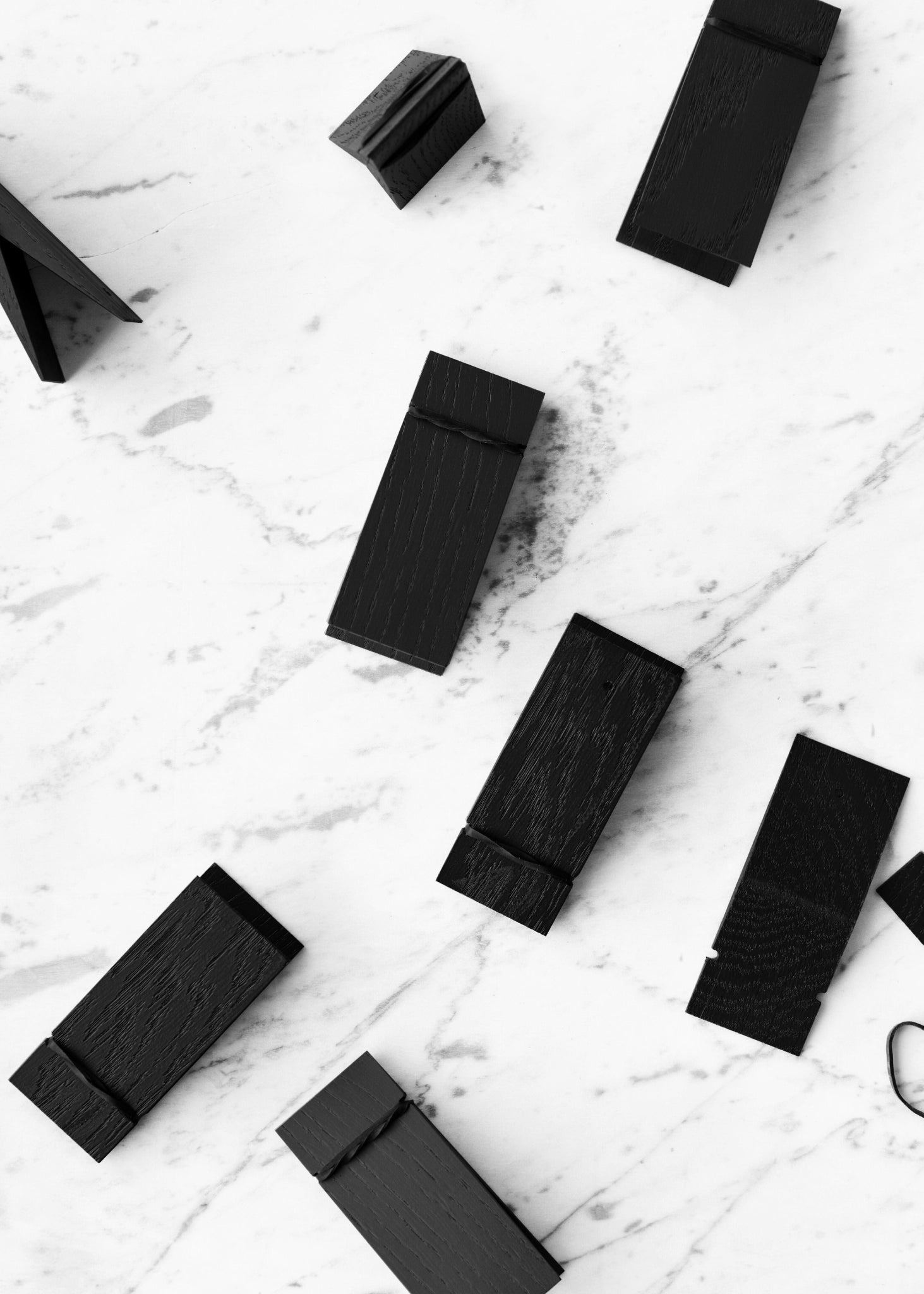 Moebe Black Wooden Clips - Stylish Ash Wood Pinch for Home & Office Decor