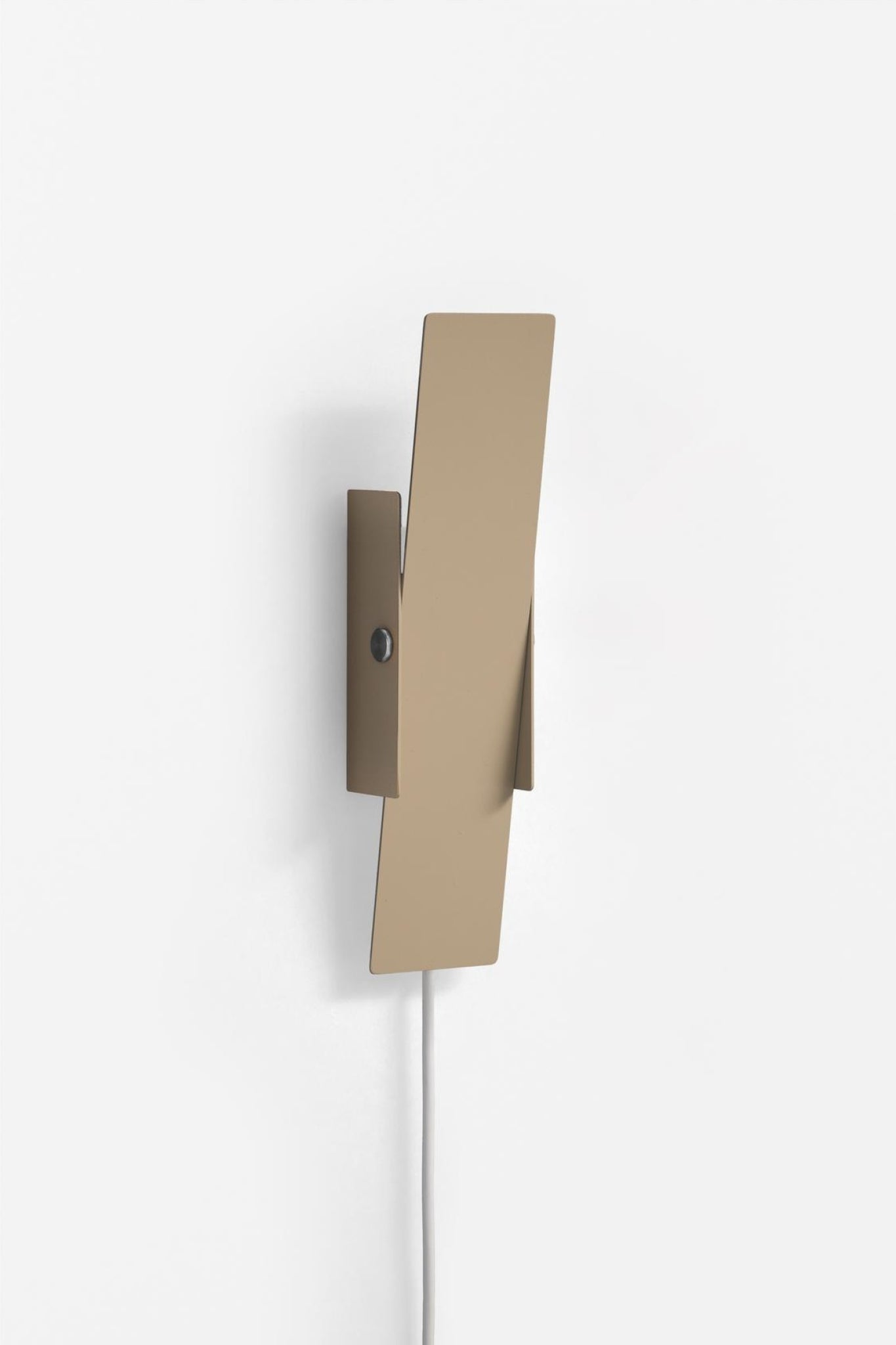 MOEBE Pivoting Wall Lamp in Sand: Minimalist Danish Design Lighting