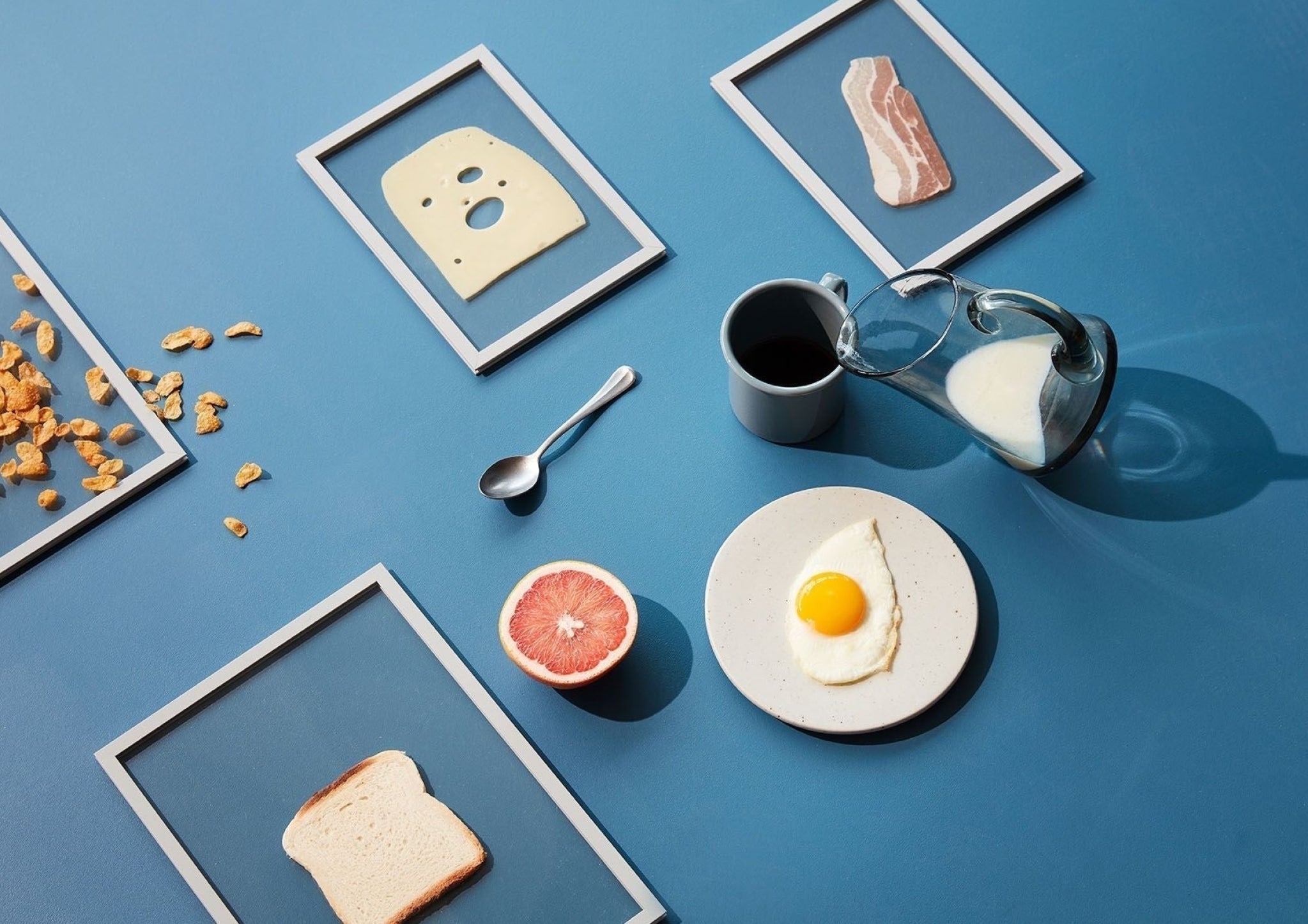 Moebe A4 White Frame: Sleek Aluminum & Acrylic Design, Made in Europe