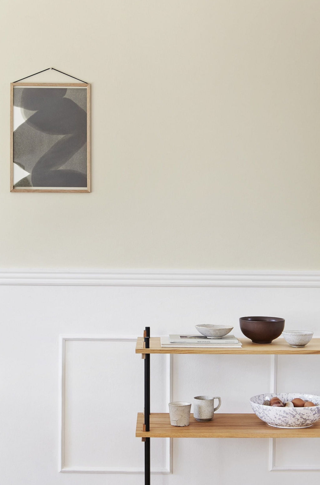 Moebe A4 Oak Frame: Stylish Acrylic & Oak Design, Made in Europe