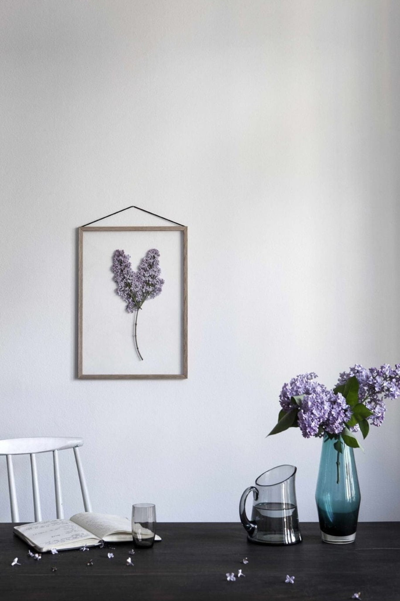 Moebe A4 Oak Frame: Stylish Acrylic & Oak Design, Made in Europe