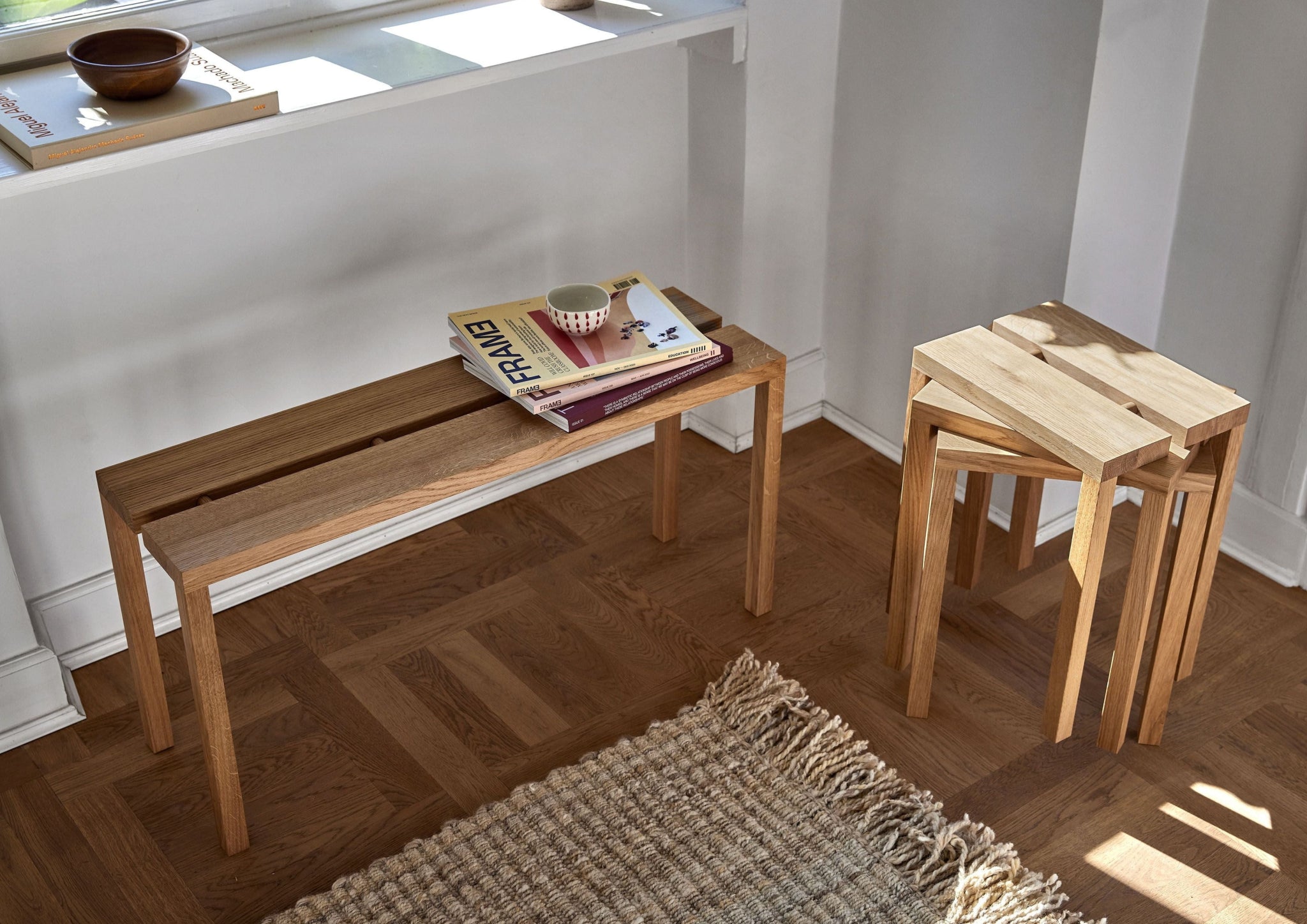 Versatile Moebe Peg Stool: Oak Seat, Table & Stand - Stackable & Portable