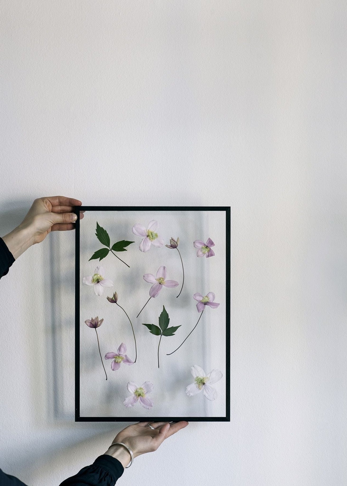 Sleek Moebe A3 Black Frame: Durable Aluminum & Acrylic Design, Made in Europe