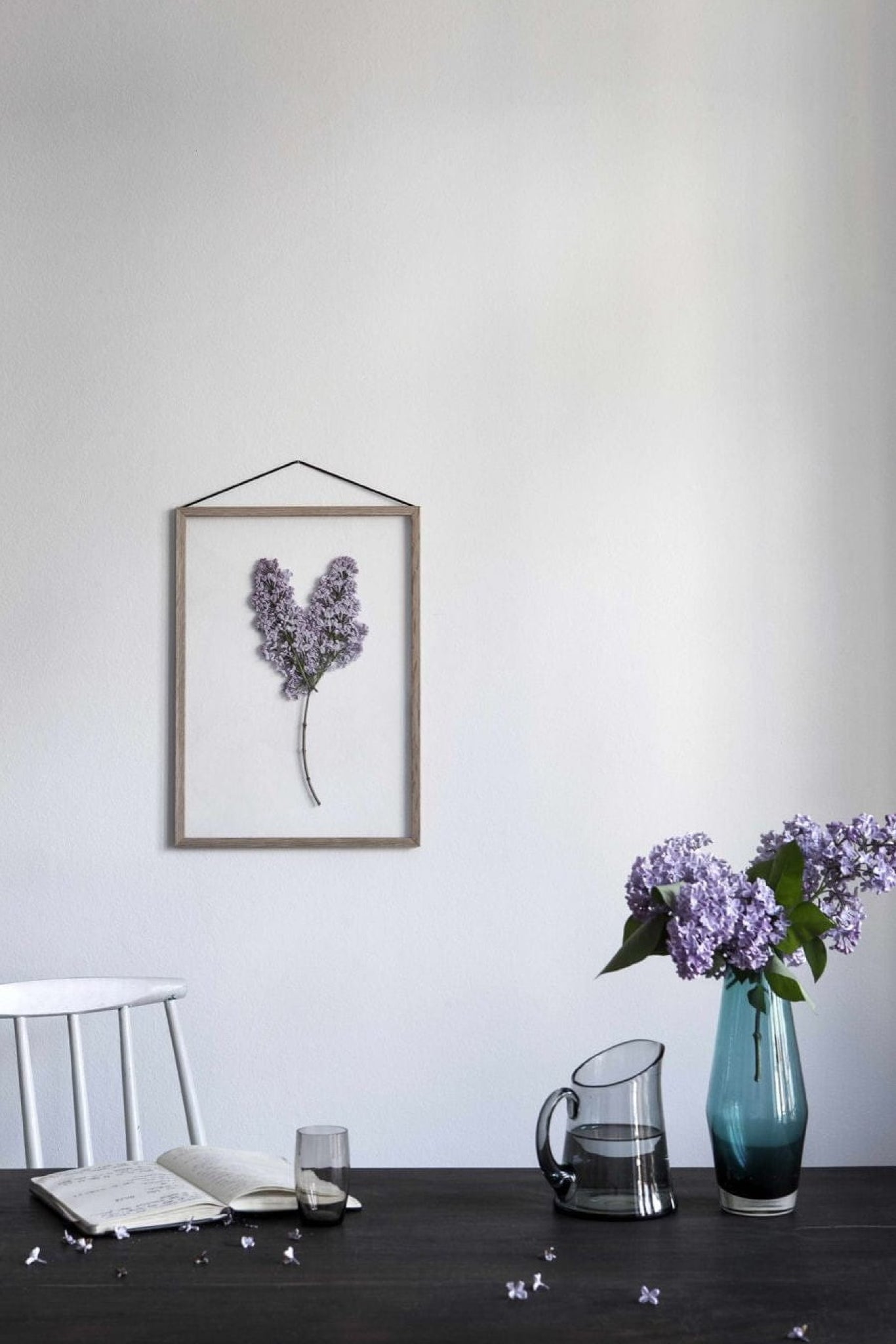 Moebe A3 Oak Frame: Stylish European Design with Acrylic Glass