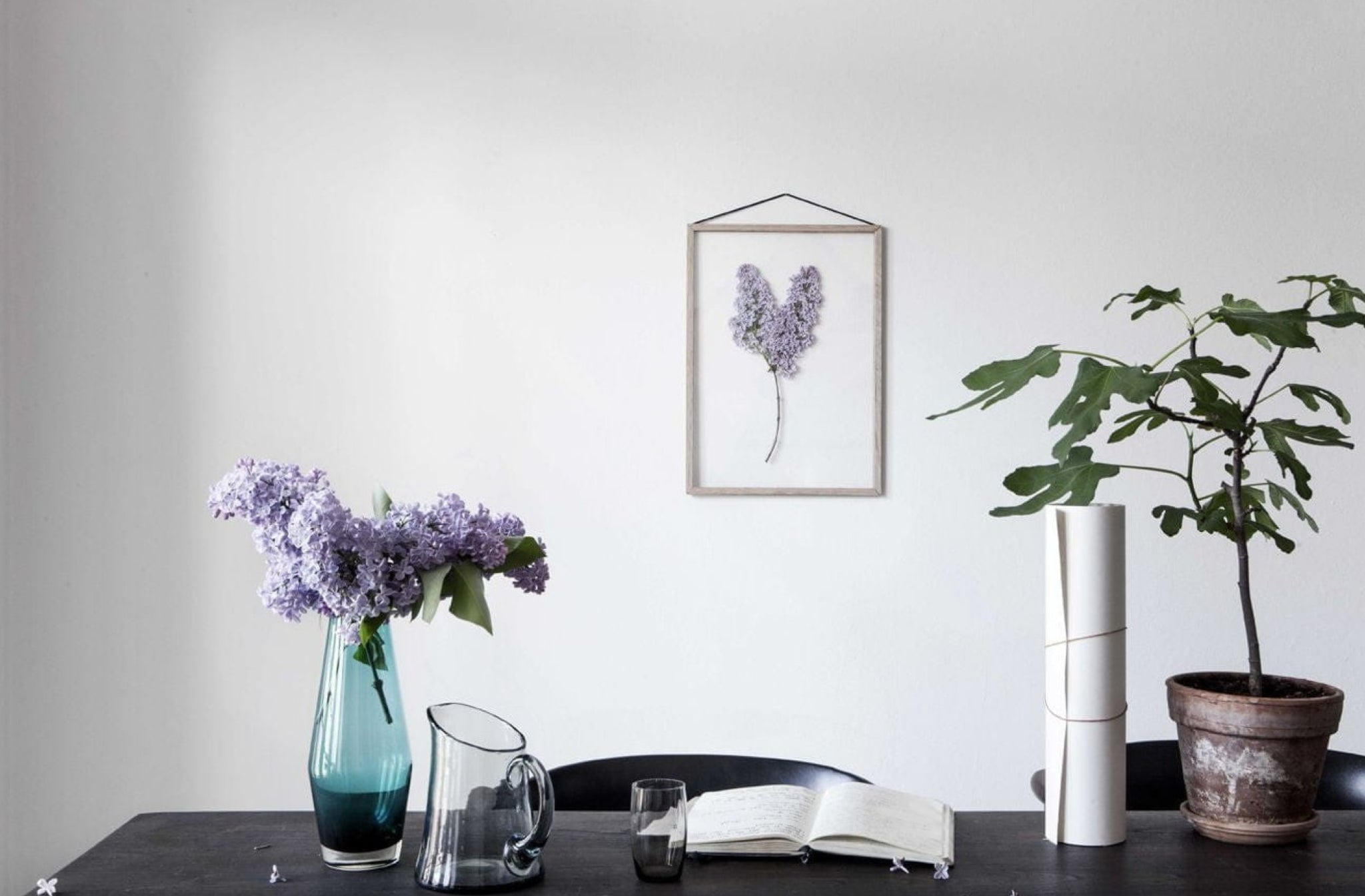 Moebe A4 Oak Frame: Stylish Acrylic & Oak Design, Made in Europe