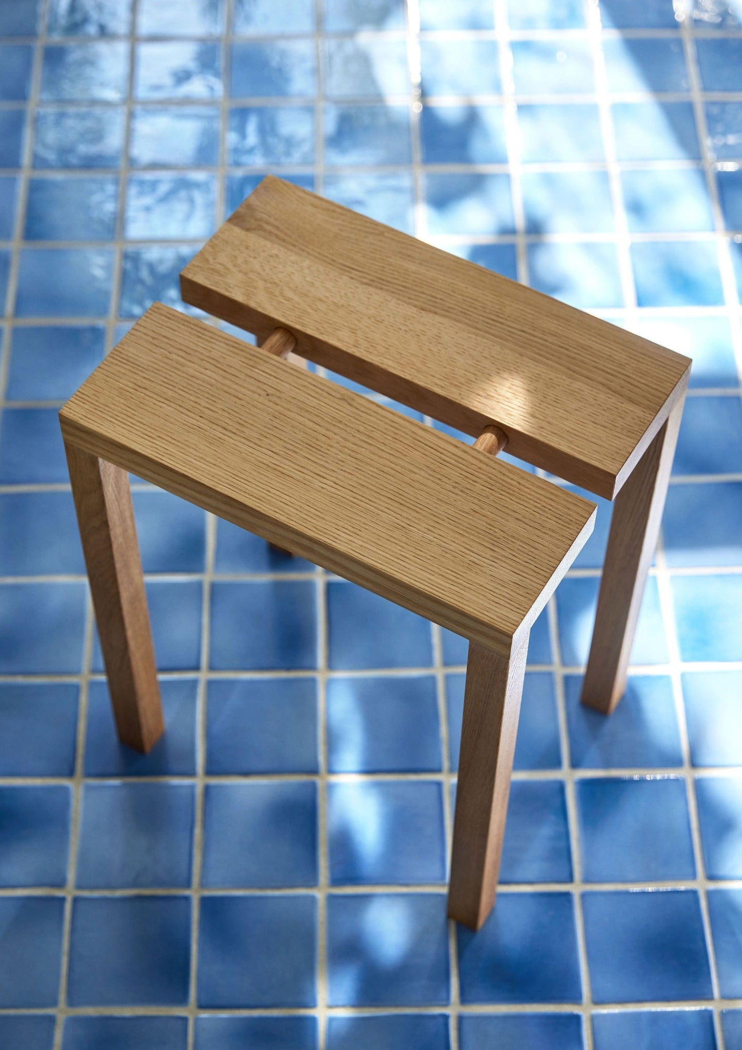Versatile Moebe Peg Stool: Oak Seat, Table & Stand - Stackable & Portable