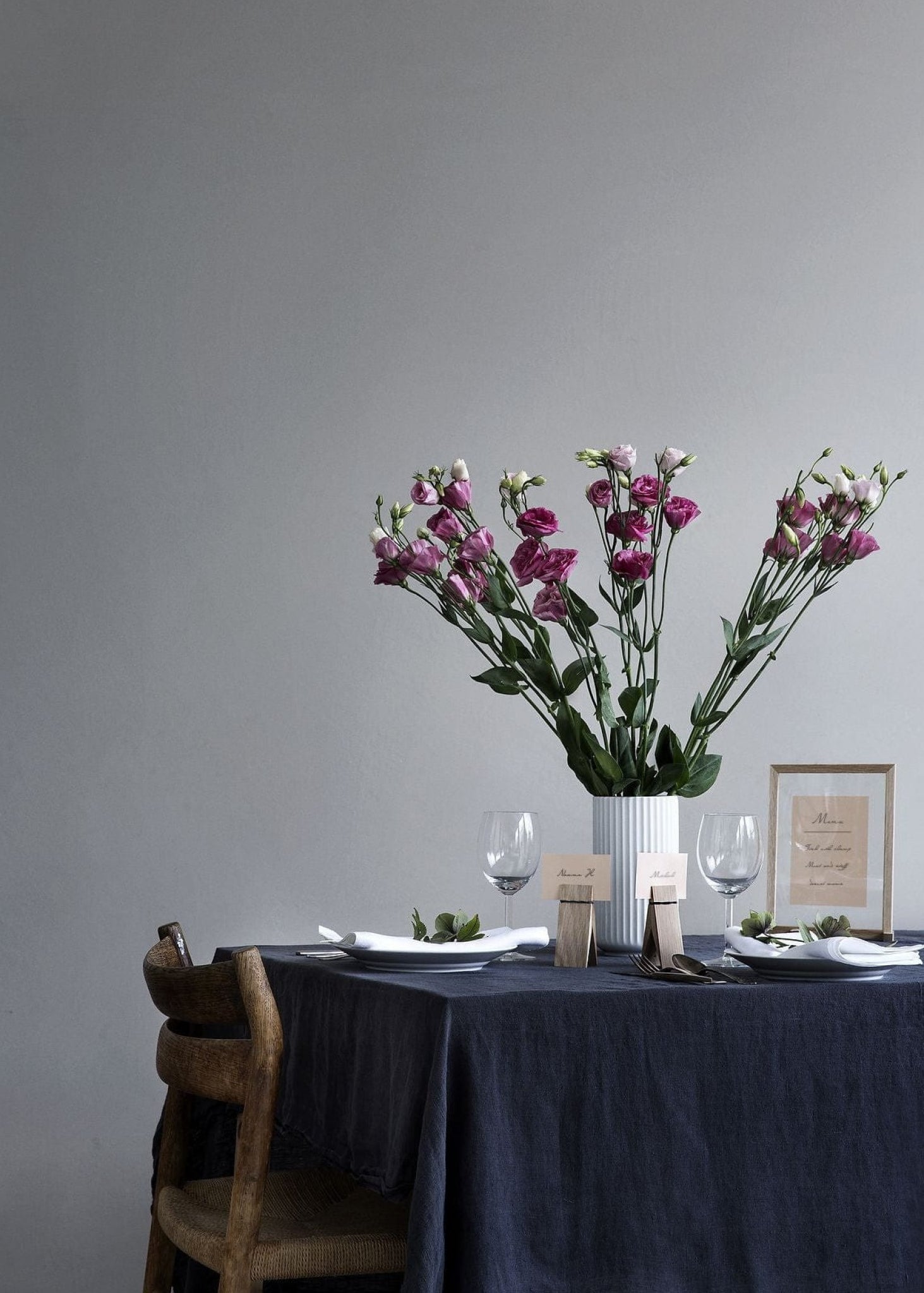 Moebe A3 Oak Frame: Stylish European Design with Acrylic Glass