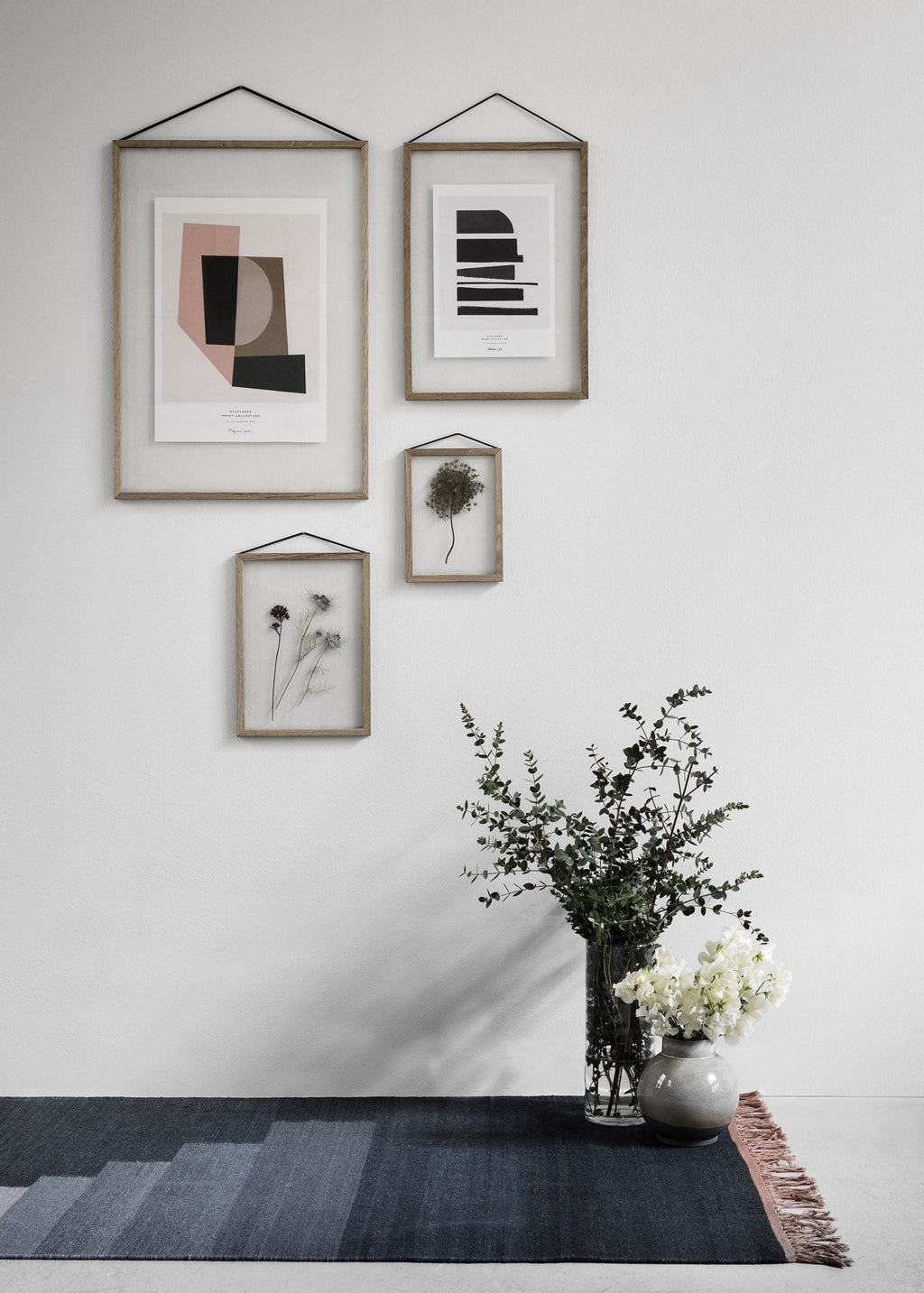 Moebe A4 Oak Frame: Stylish Acrylic & Oak Design, Made in Europe