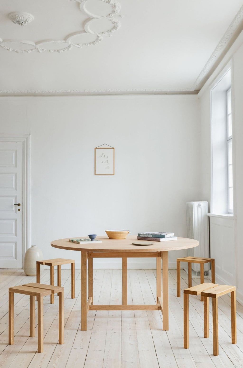 Versatile Moebe Peg Stool: Oak Seat, Table & Stand - Stackable & Portable