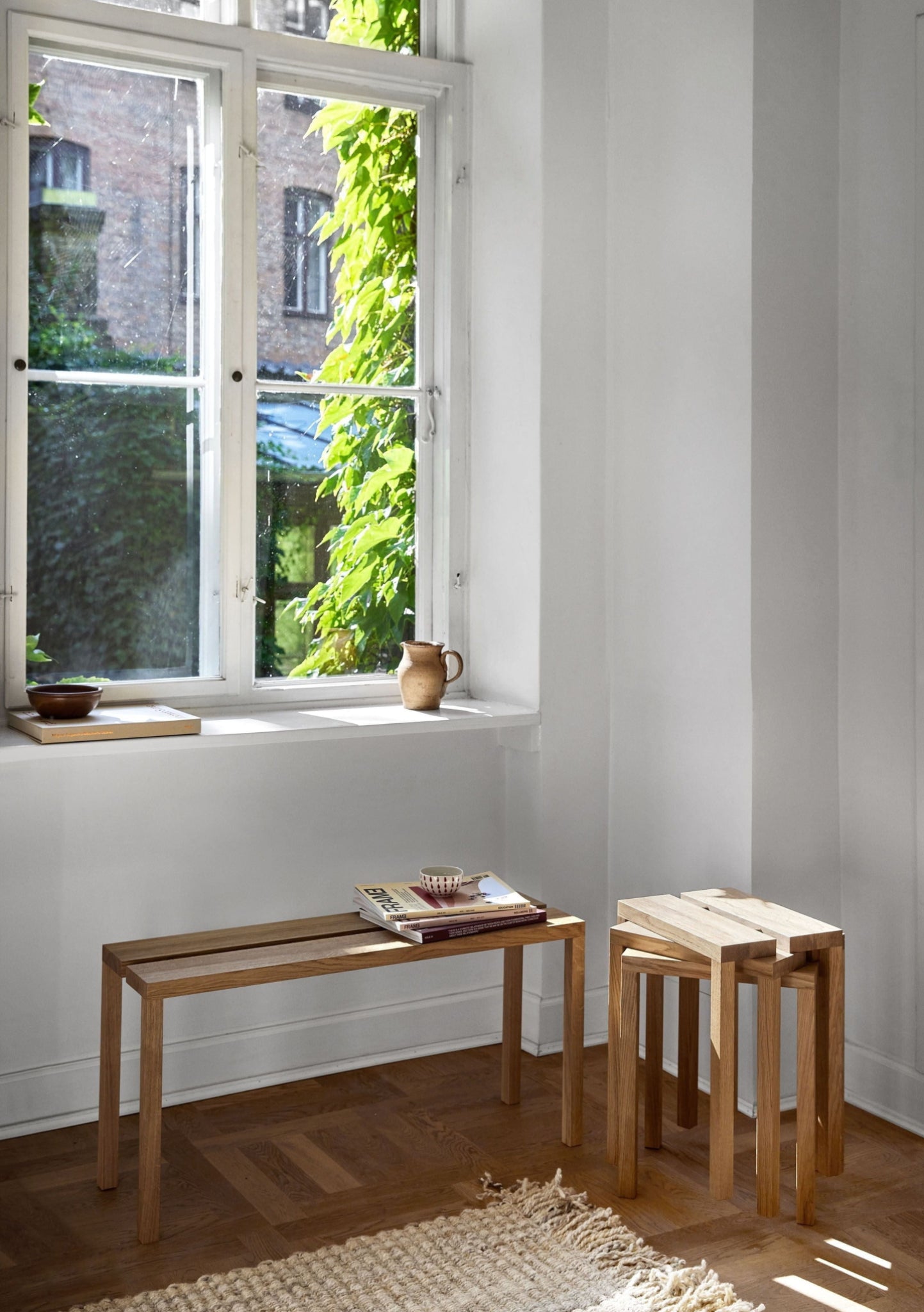 Versatile Moebe Peg Stool: Oak Seat, Table & Stand - Stackable & Portable