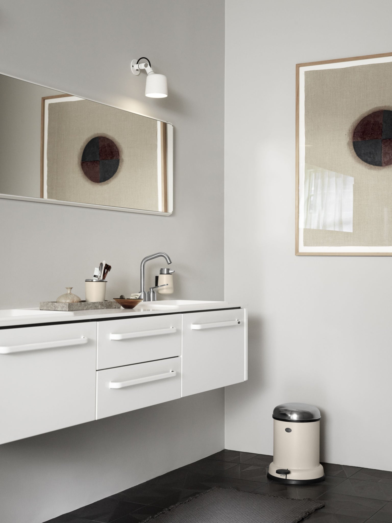 Vipp 7 Toothbrush Holder, Beige